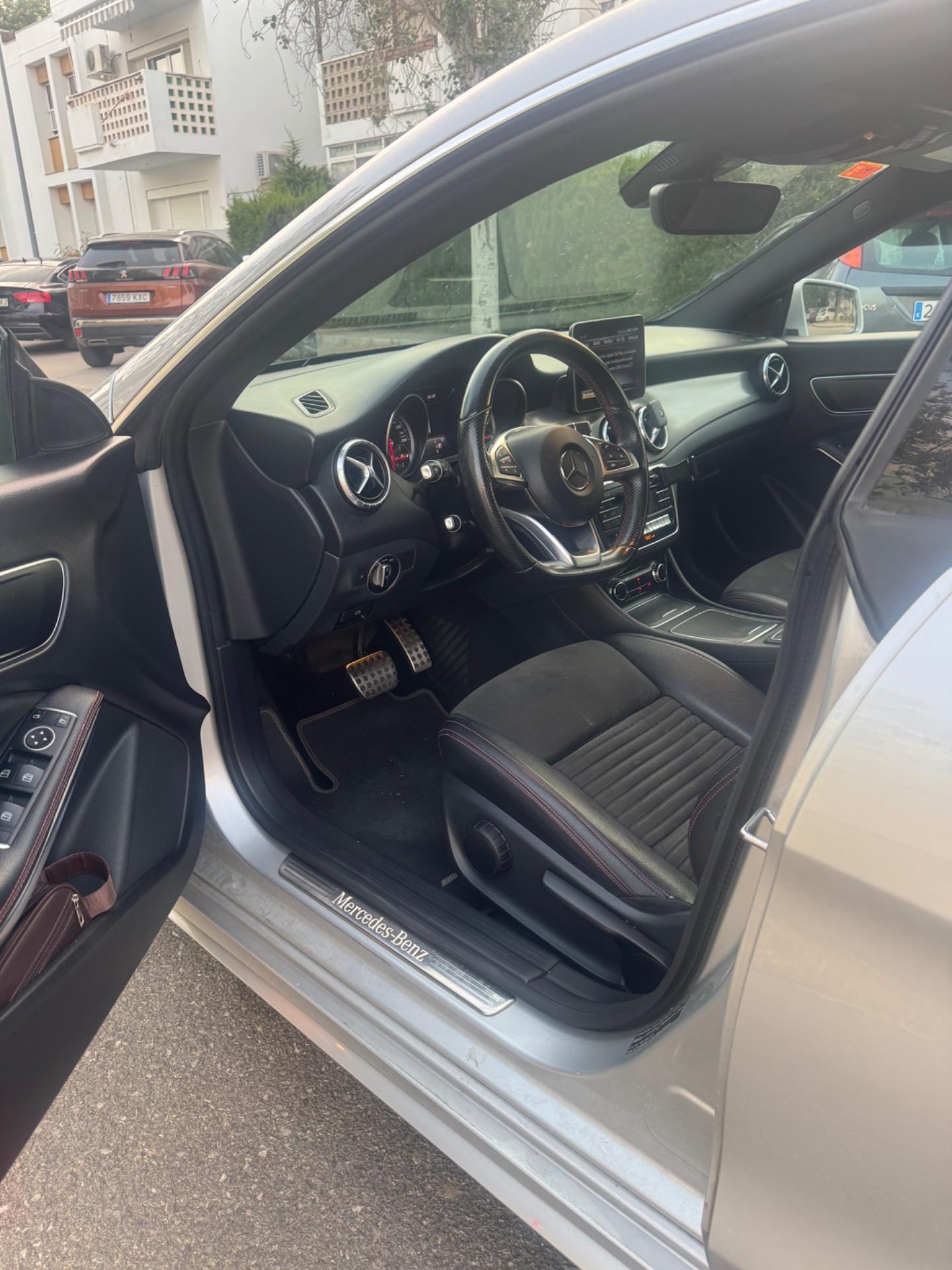 Foto de Mercedes CLA 200 SB, line AMG