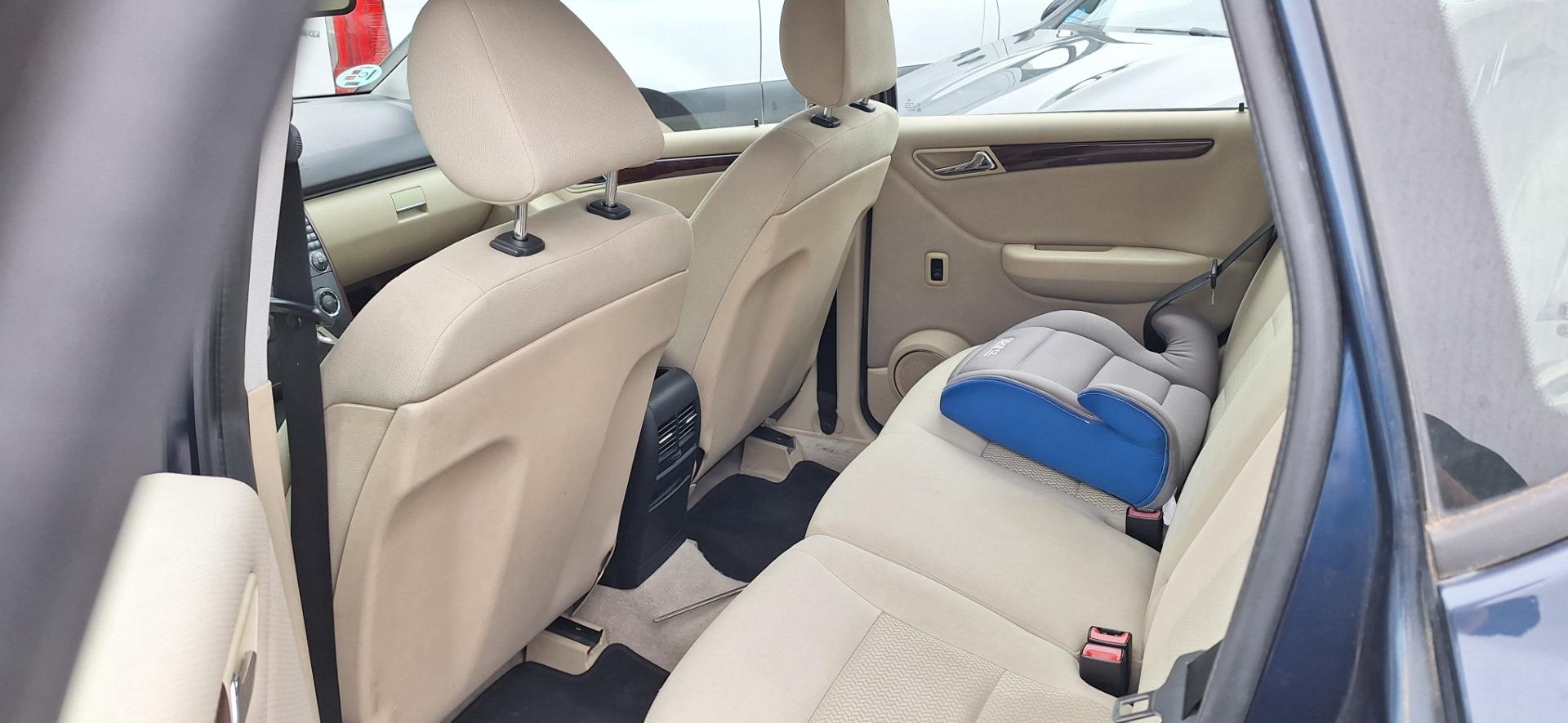 Foto 2 de Mercedes clase A w169 automatico pegatina C 