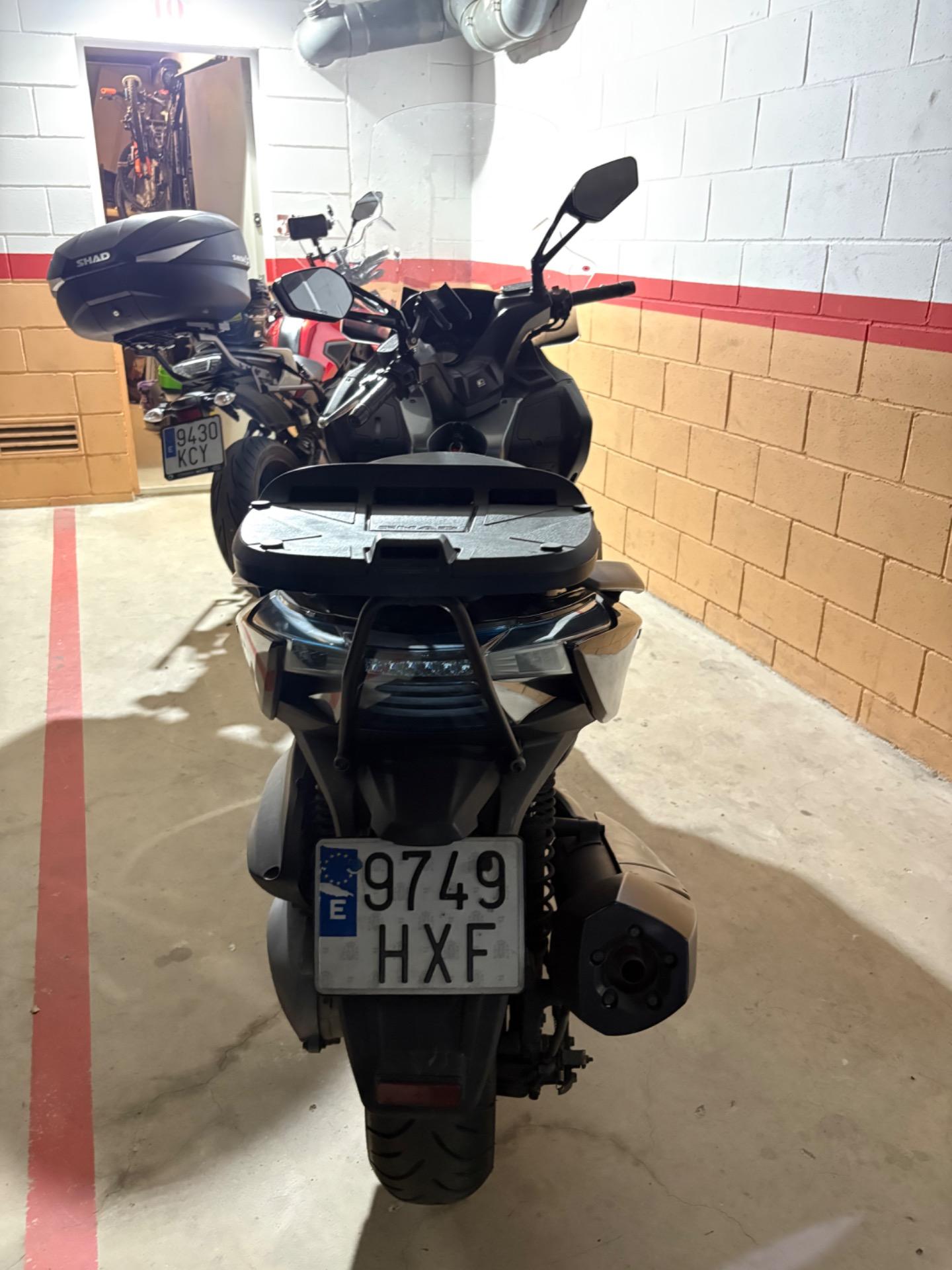 Foto de Moto scooter Kymco xciting 400