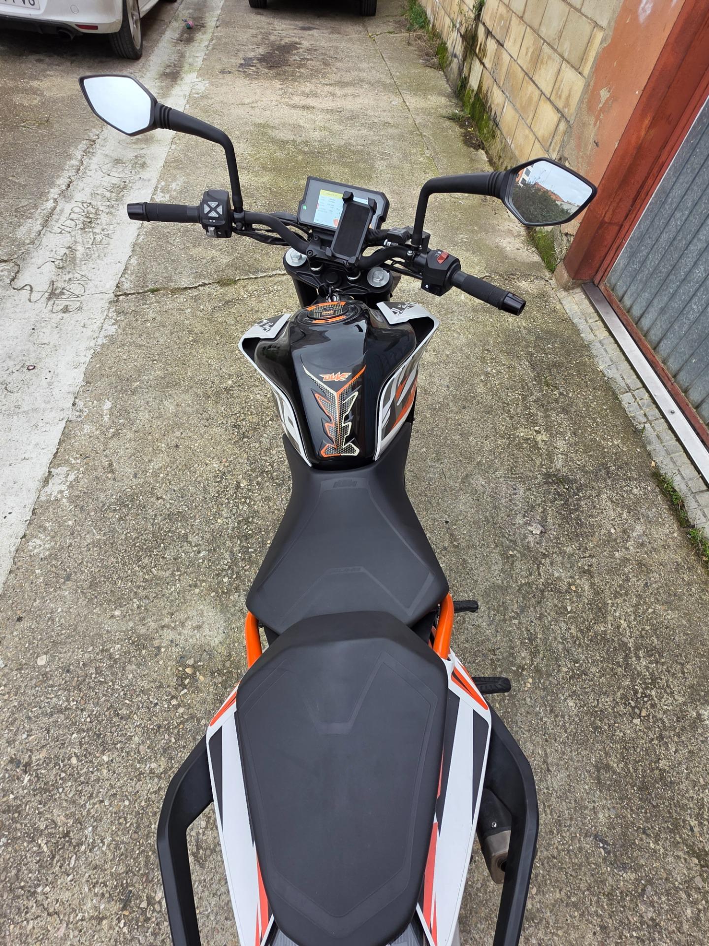 Foto 7 de Opel Astra h gtc y Ktm Duke 125