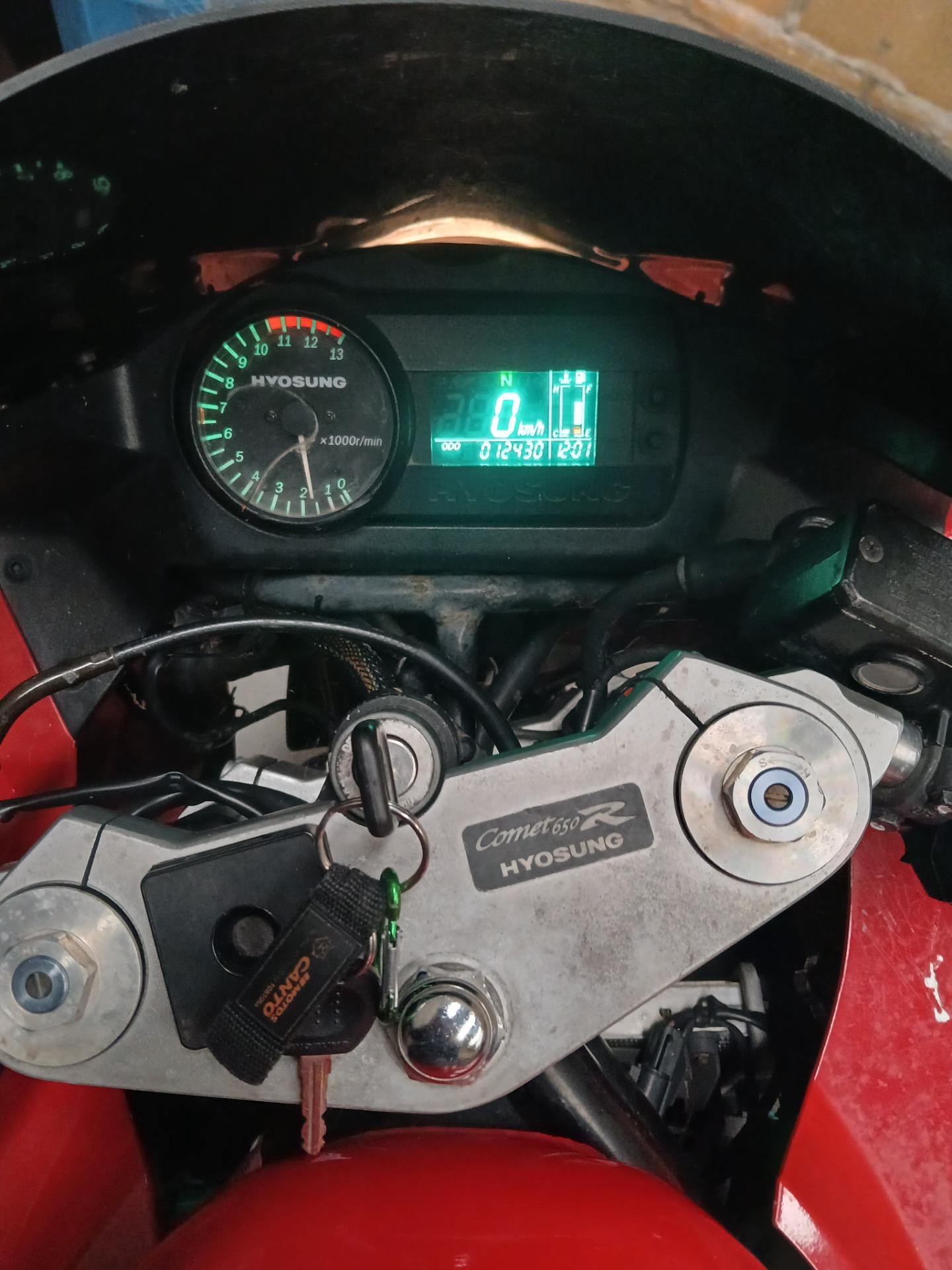 Foto 2 de Hyosung Comet GT 650 r 2008