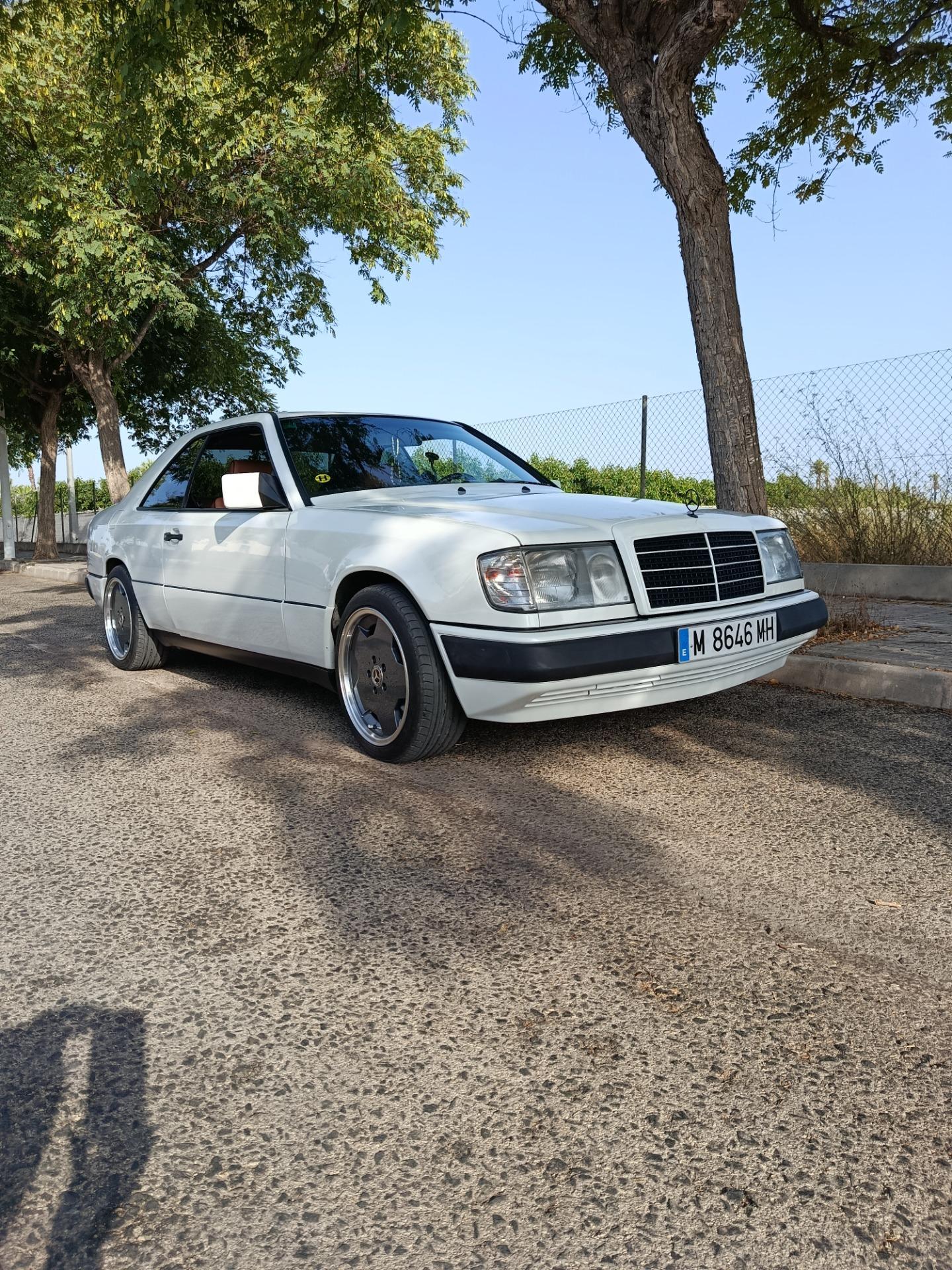 Foto 1 de Mercedes 300 CE 24V