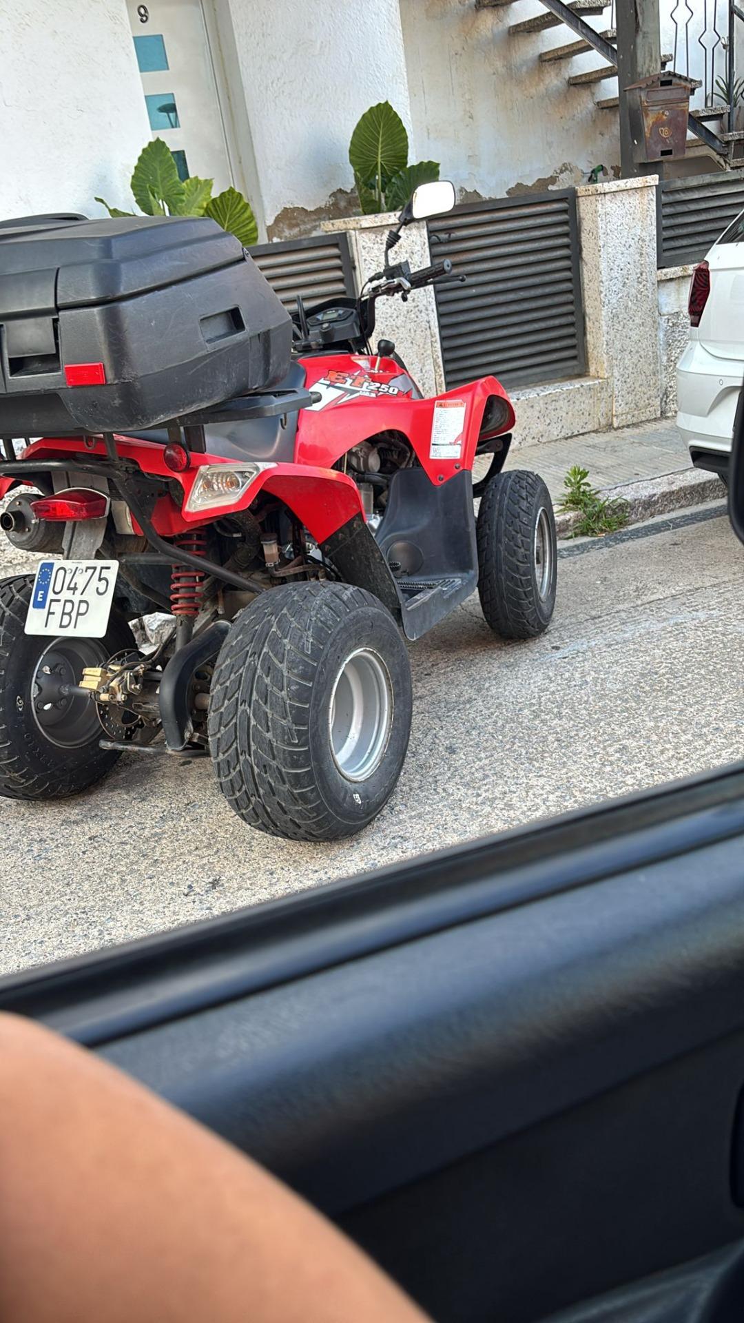 Foto 1 de Daelim ET250