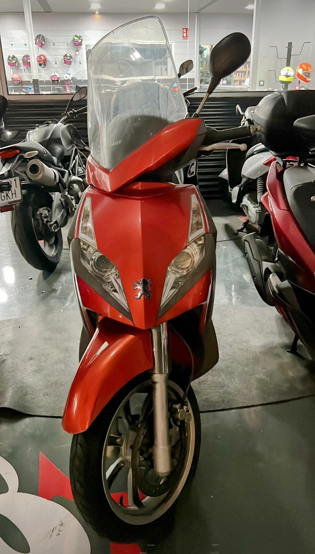 Foto 2 de Cambio Peugeot Geopolis 250 por coche