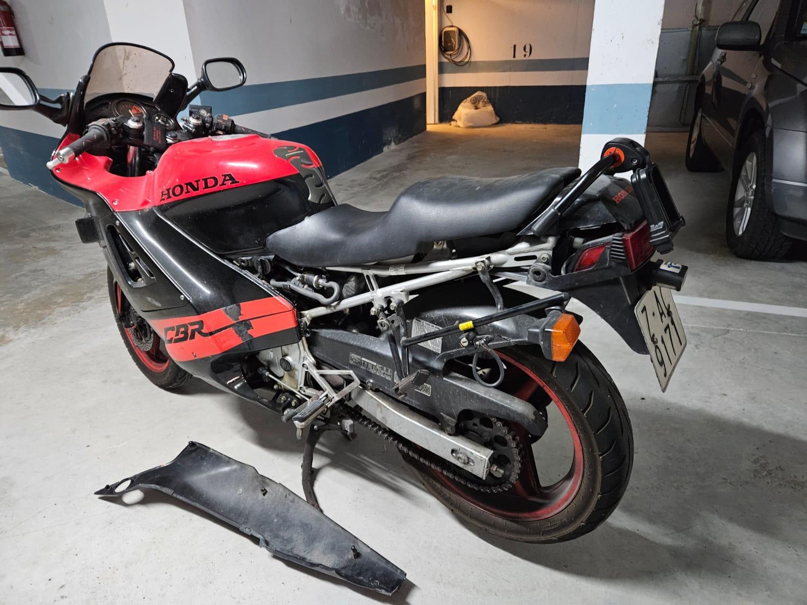 Foto 2 de Honda CBR600 '1987 con ITV pasada 