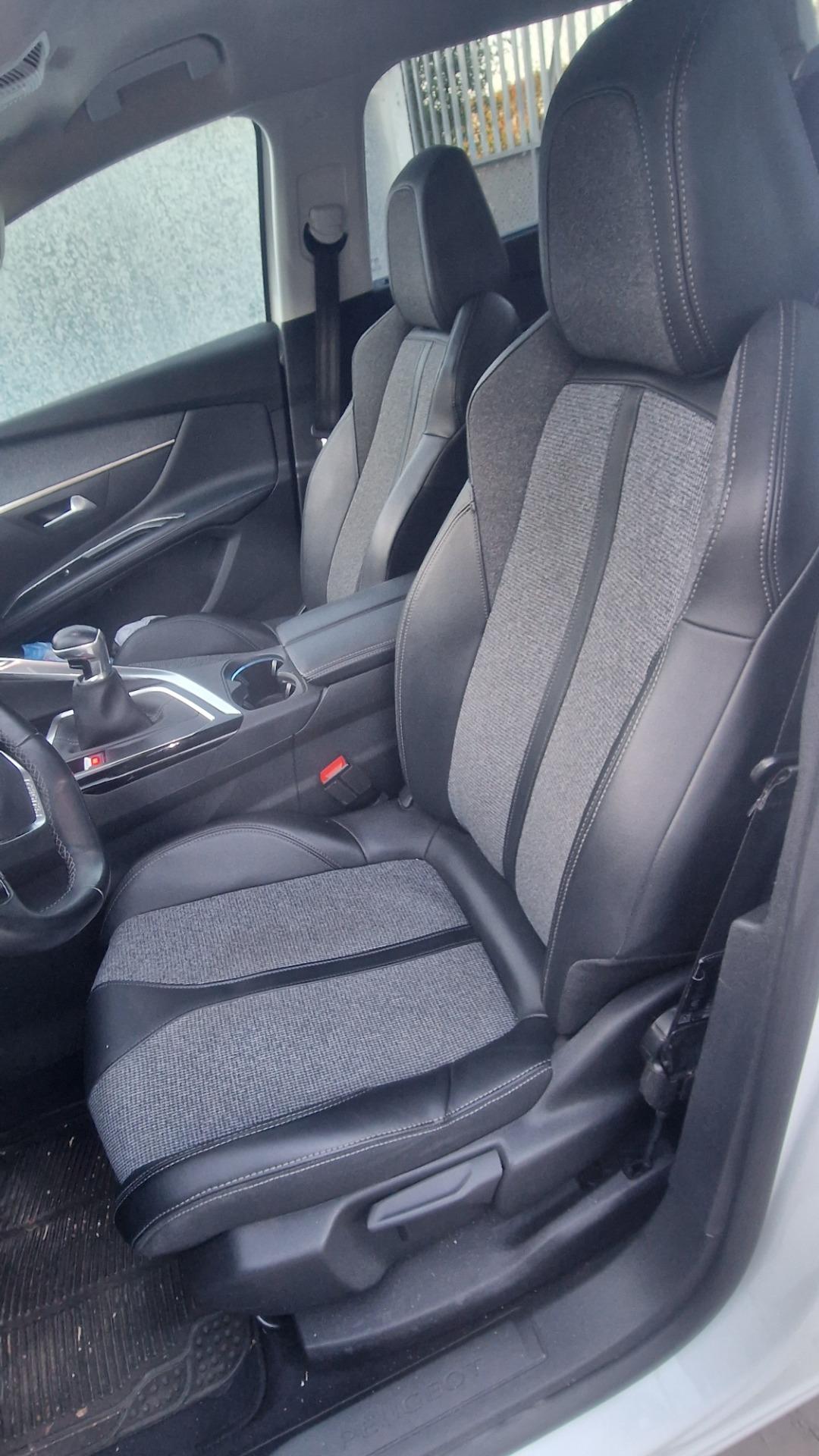 Foto 2 de Peugeot 5008