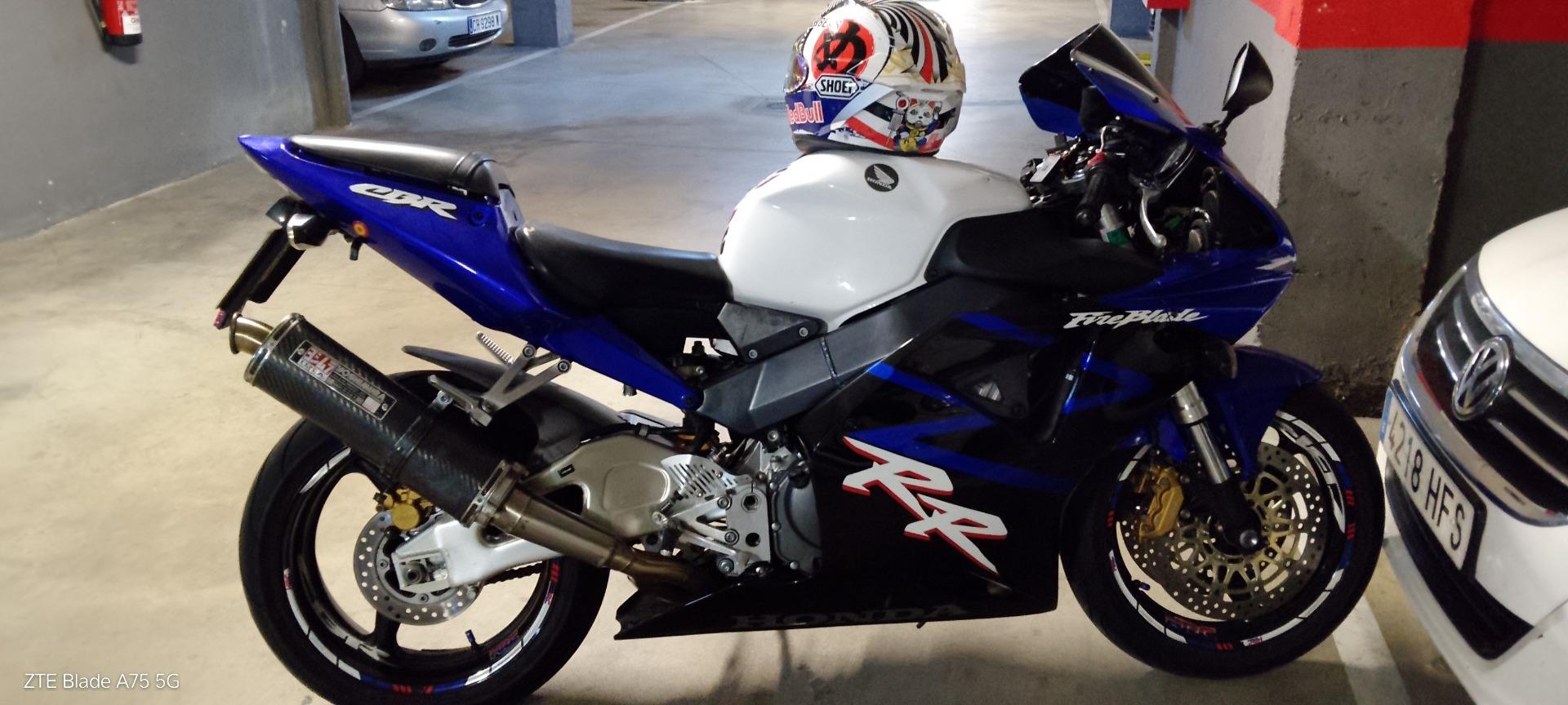 Foto de CBR 954 Rr con 41.000 del 2004