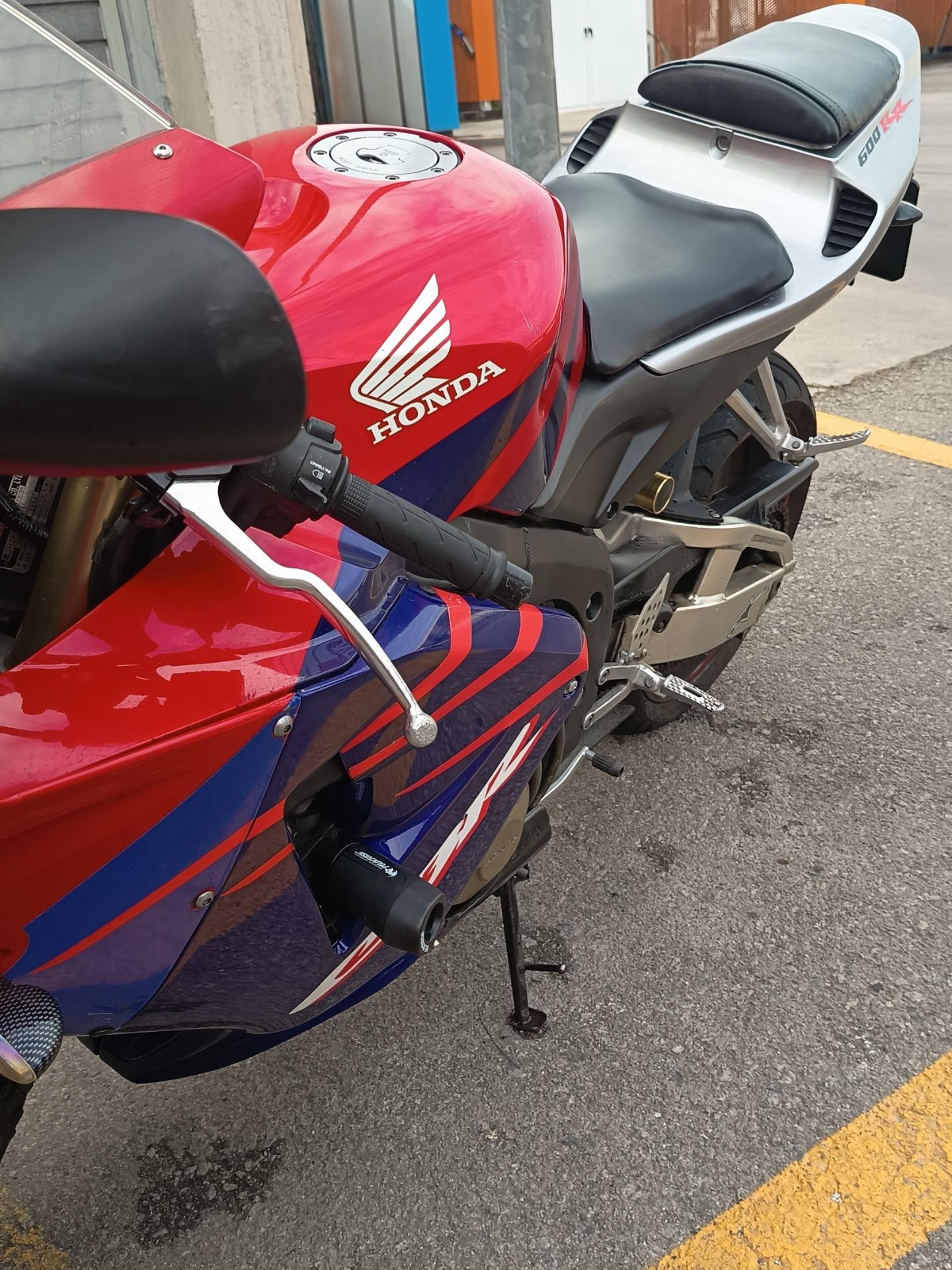 Foto 3 de Cambio CBR 600 rr por trail. Sino la vendo por 4000€
