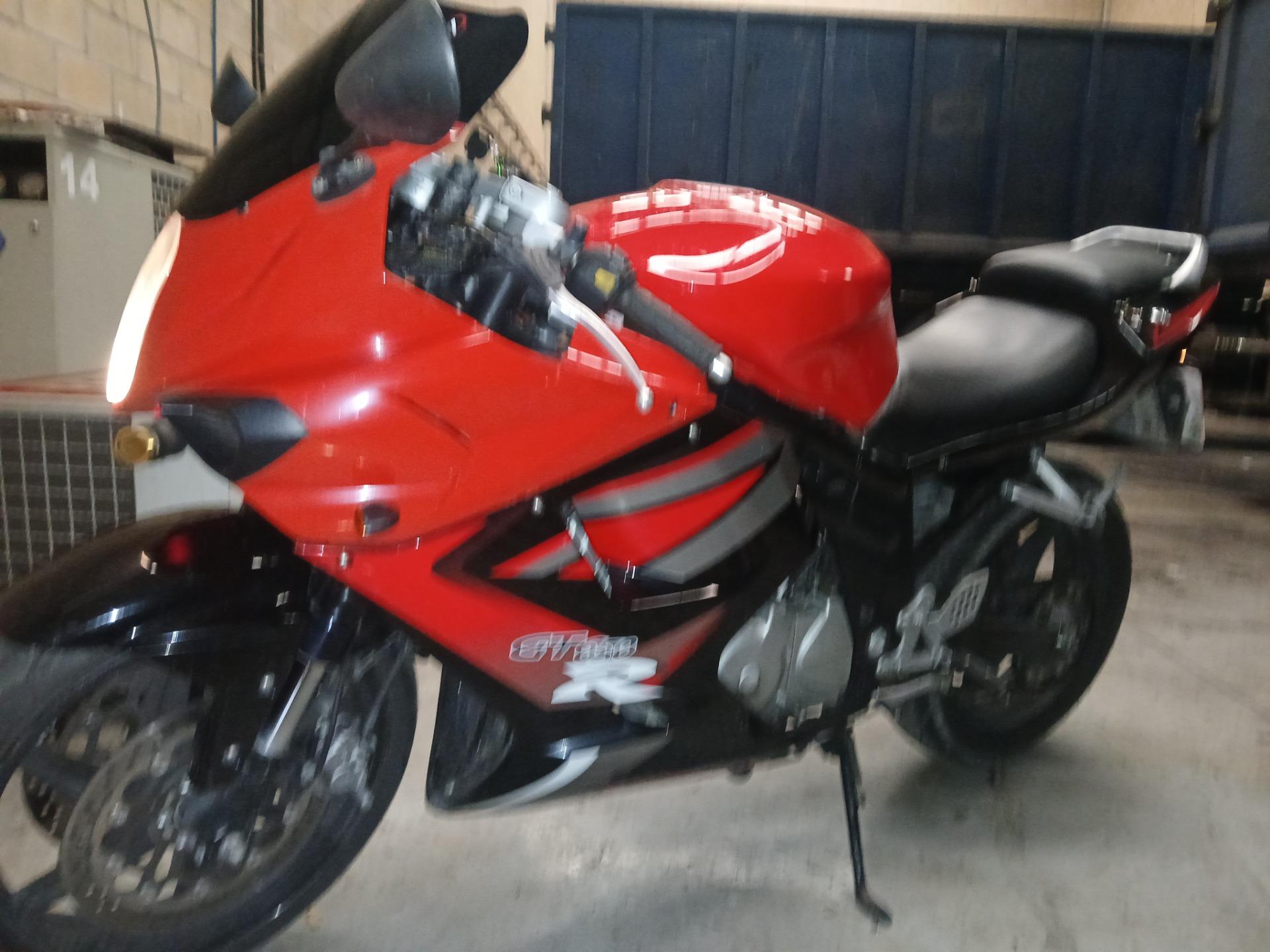 Foto 1 de Hyosung Comet GT 650 r 2008