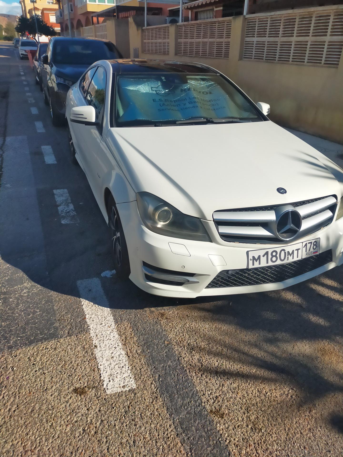 Foto 4 de Cambio mercedes matrícula de rusia por furgoneta mediana de valor aprox 7000€ 