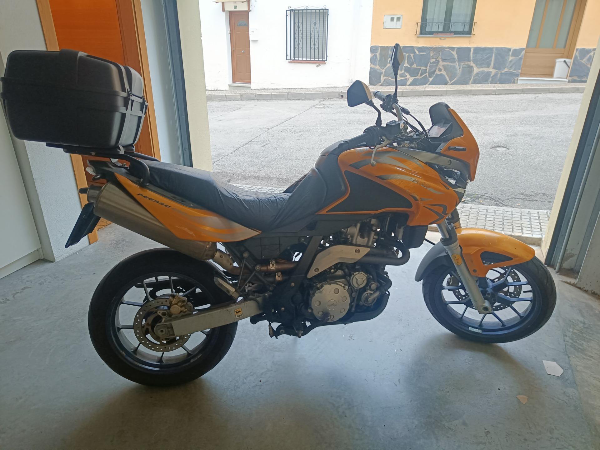 Foto 2 de Aprilia Pegaso Strada 2009