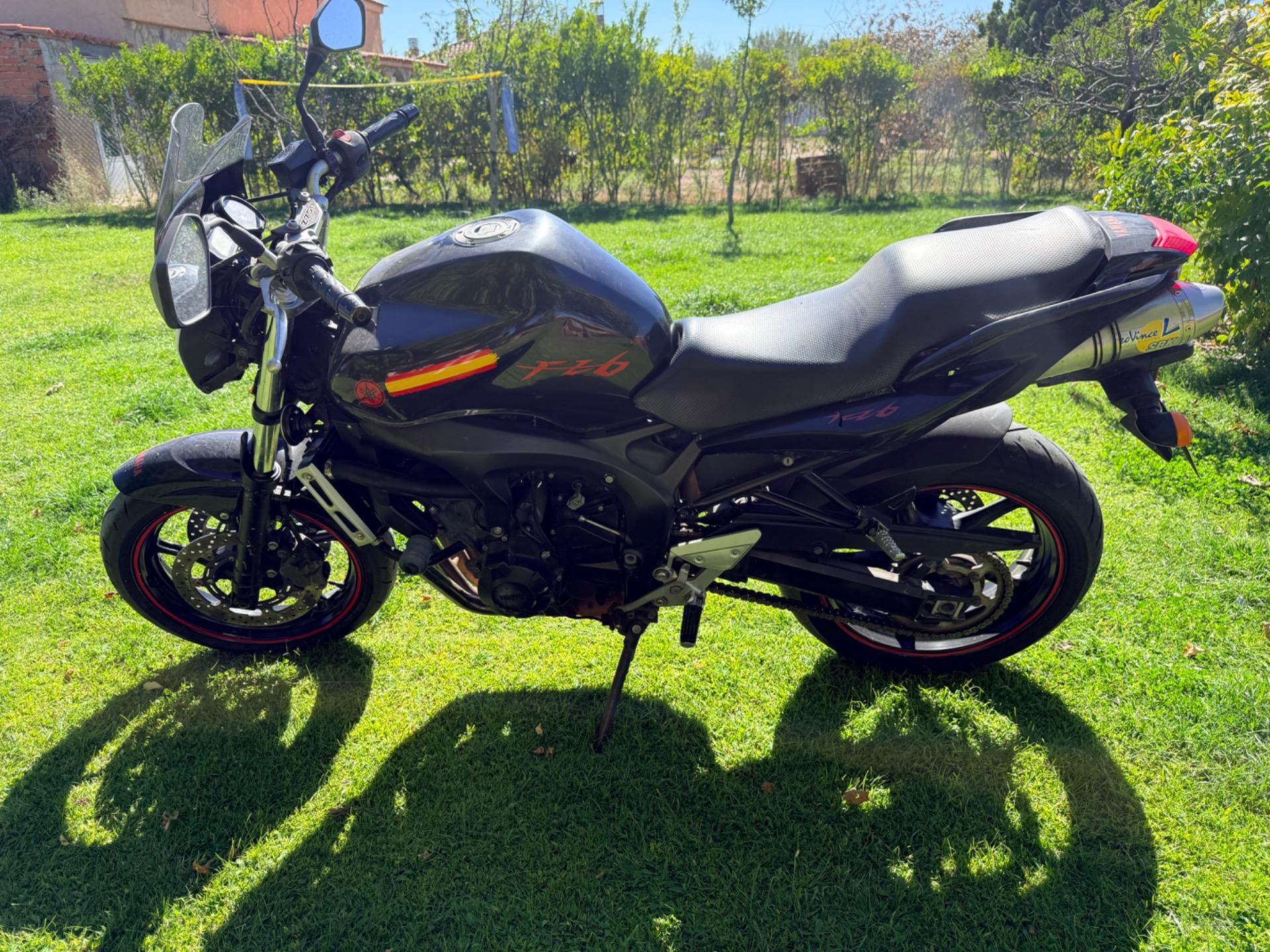 Foto 2 de Yamaha FZ6-N (600 cc)