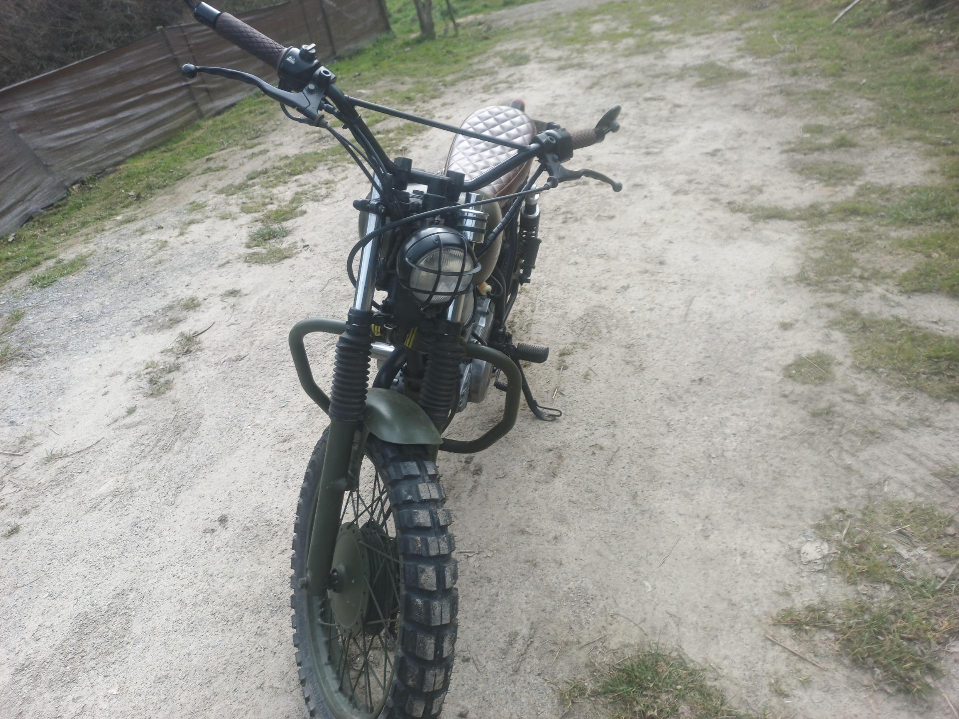 Foto 2 de Café Racer Yamaha SR 250