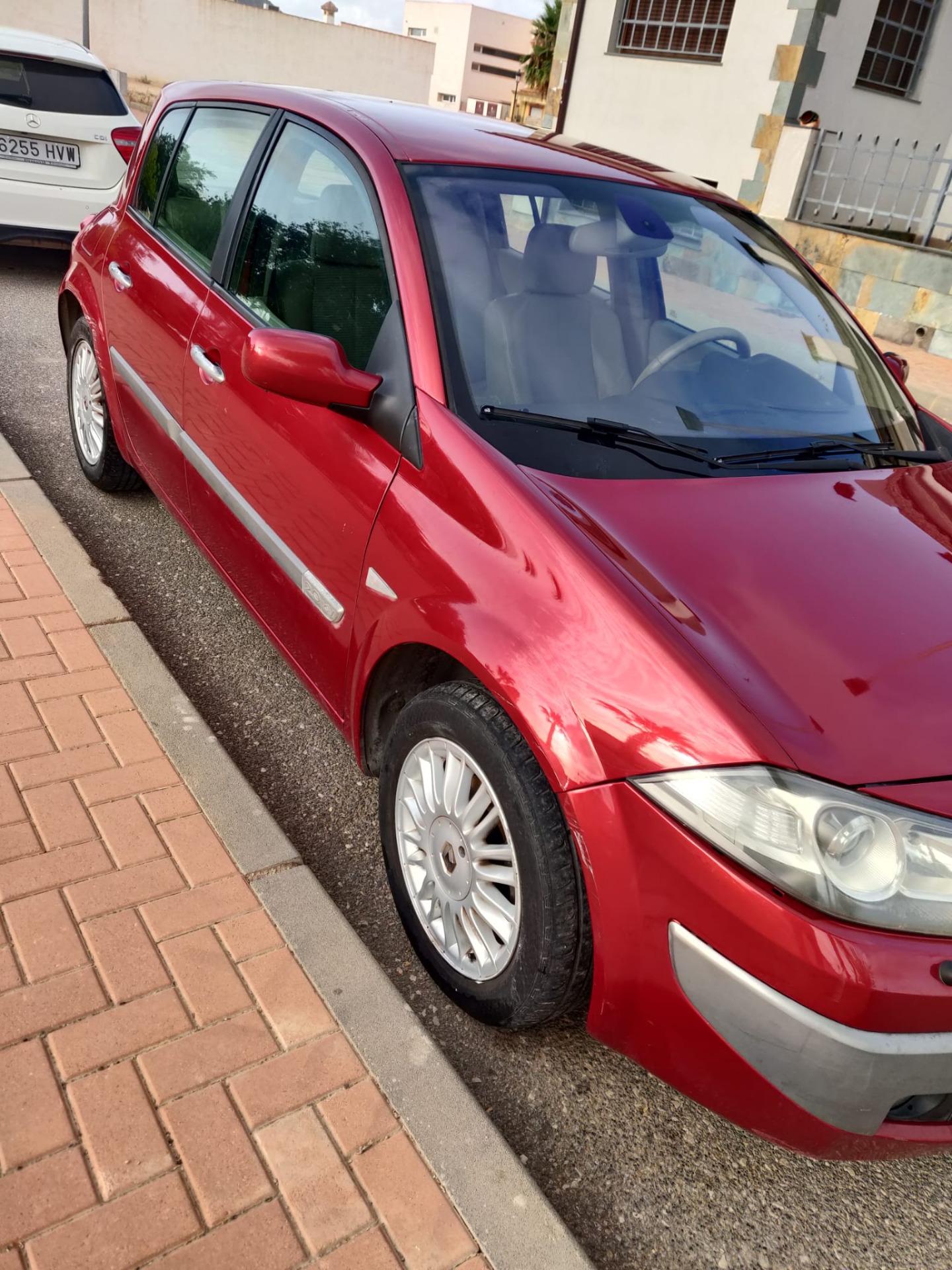 Foto 7 de RENAULT MEGANE 2.0 135CV