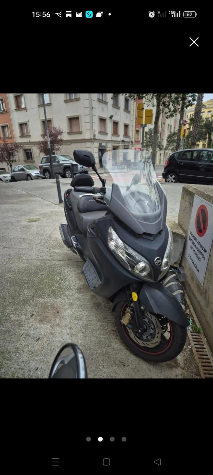 Foto de moto por coche 