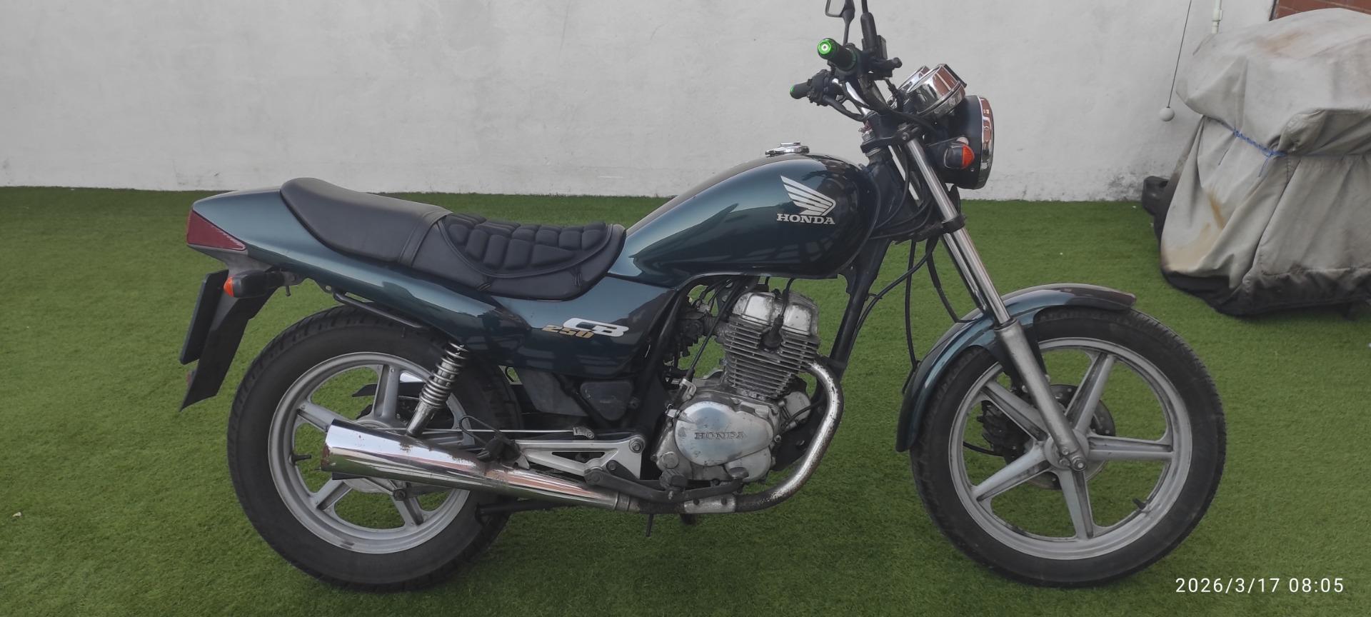 Foto 3 de Cambio por moto de más de 250cc