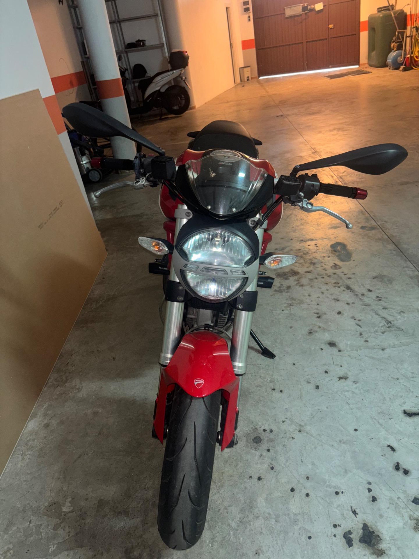 Foto 2 de Ducati monster 796 ( limitada al A2 )