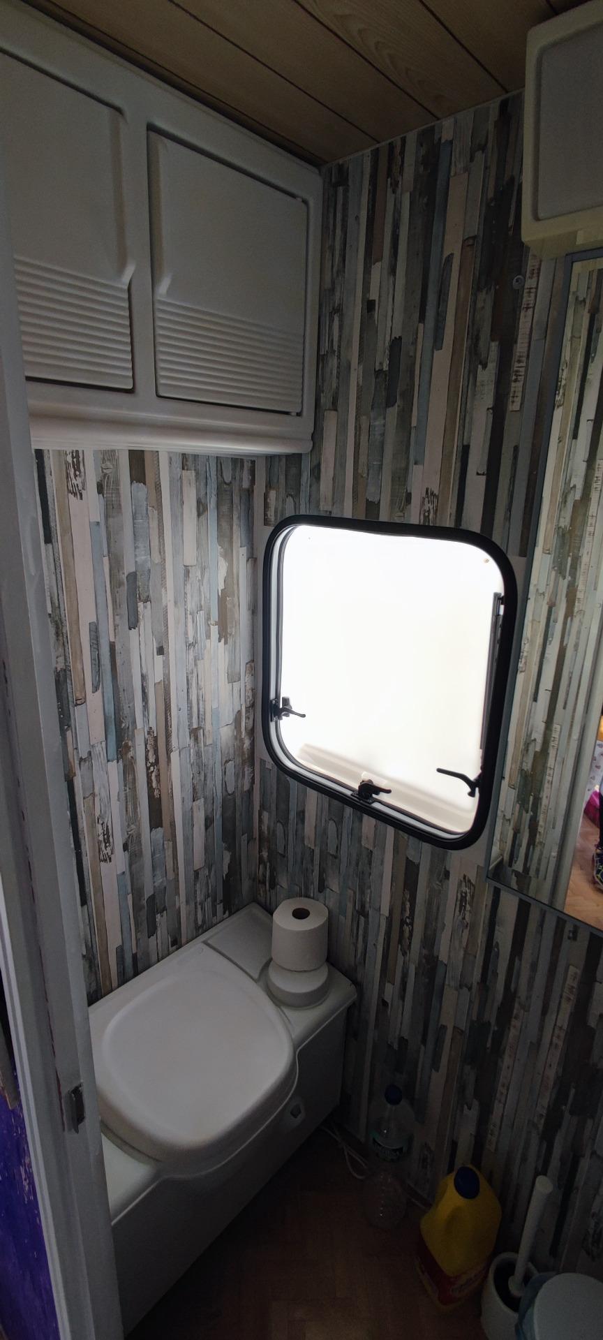 Foto 2 de Caravana Burstner 3 ambientes reformada en perfecto estado