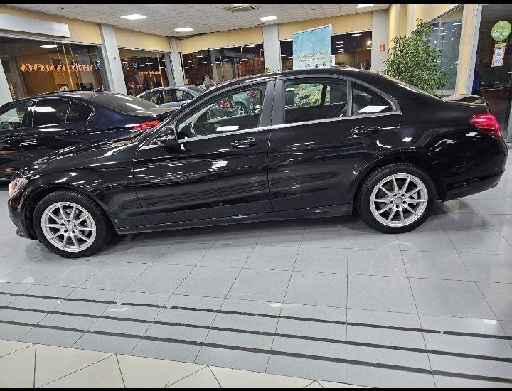 Foto 2 de Mercedes clase C negro automático 