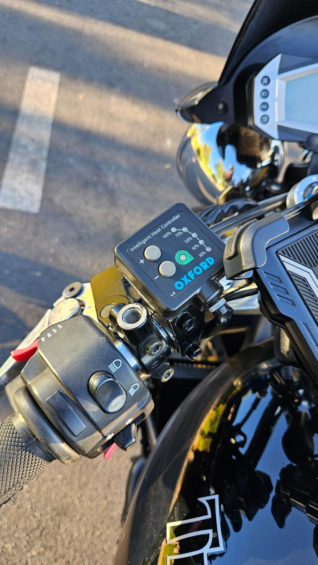 Foto 3 de Moto Triumph Speed por Honda VFR