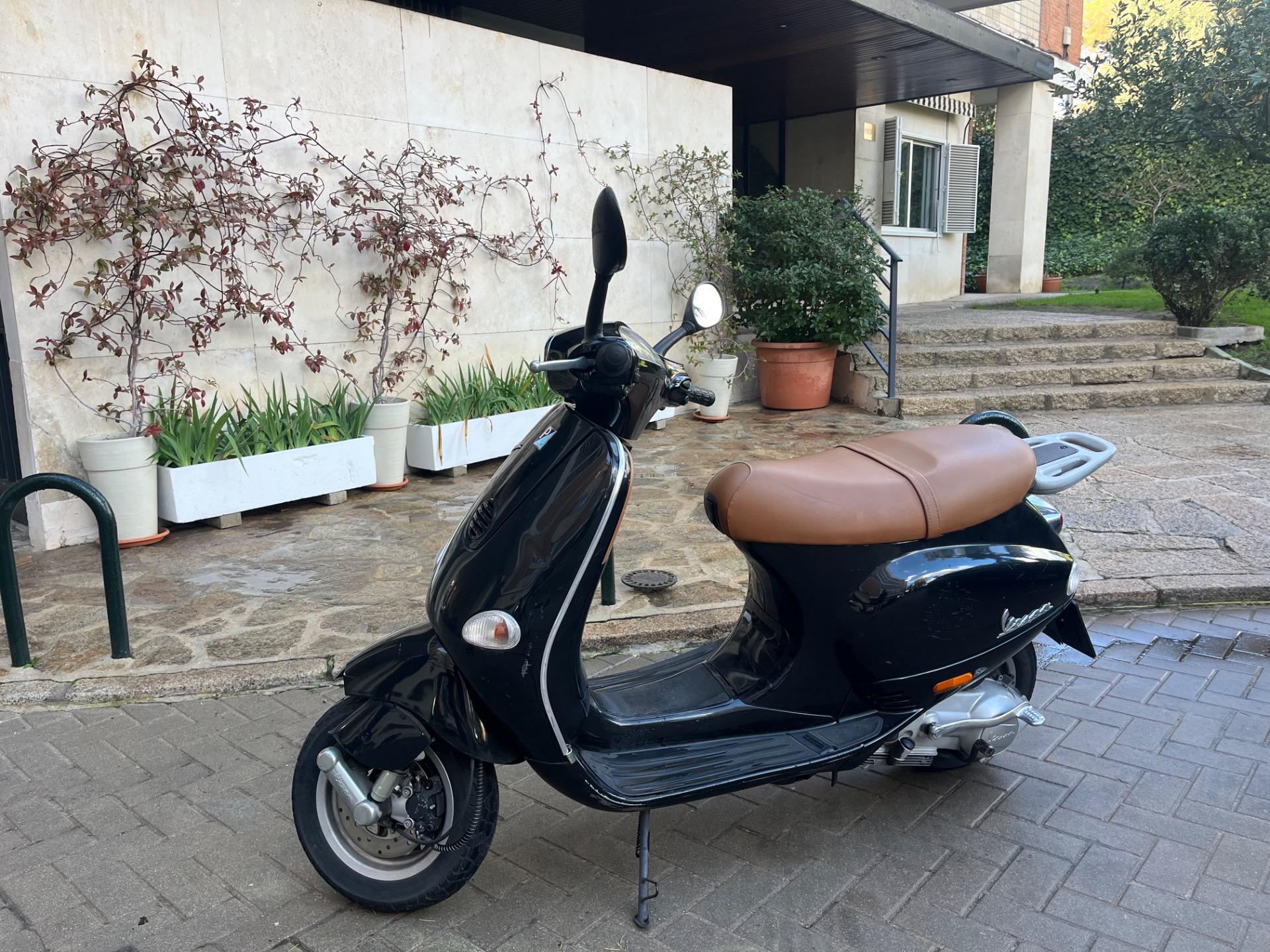 Foto 4 de Moto Vespa 125 ET4 