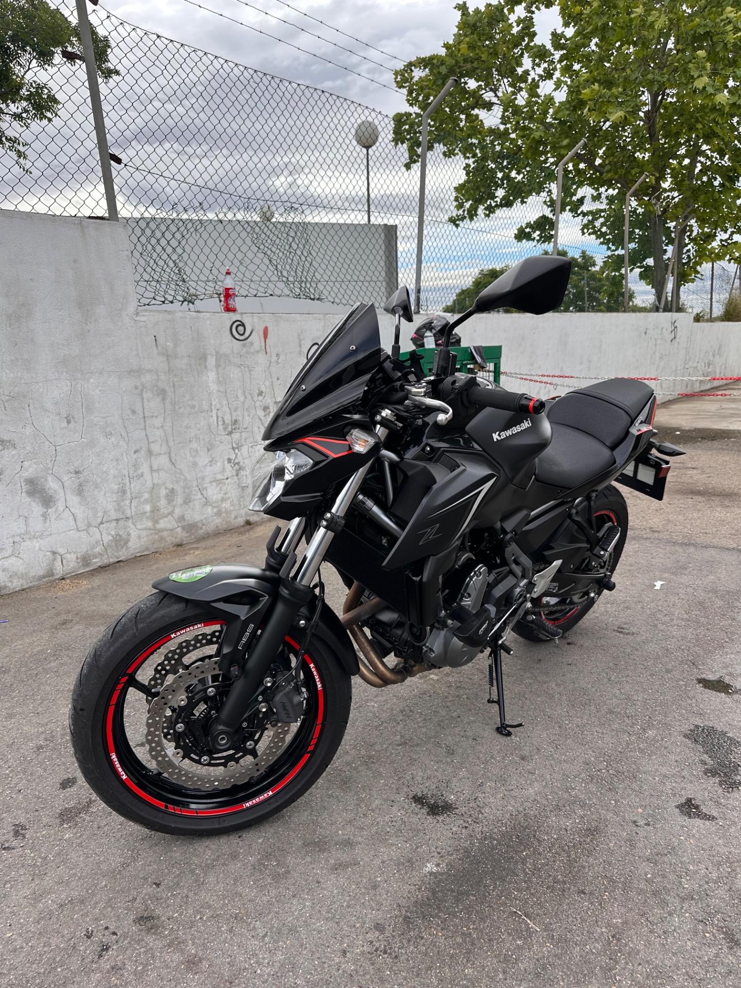 Foto 2 de Kawasaki z650 año 2017 23.500 km Muy cuidada 