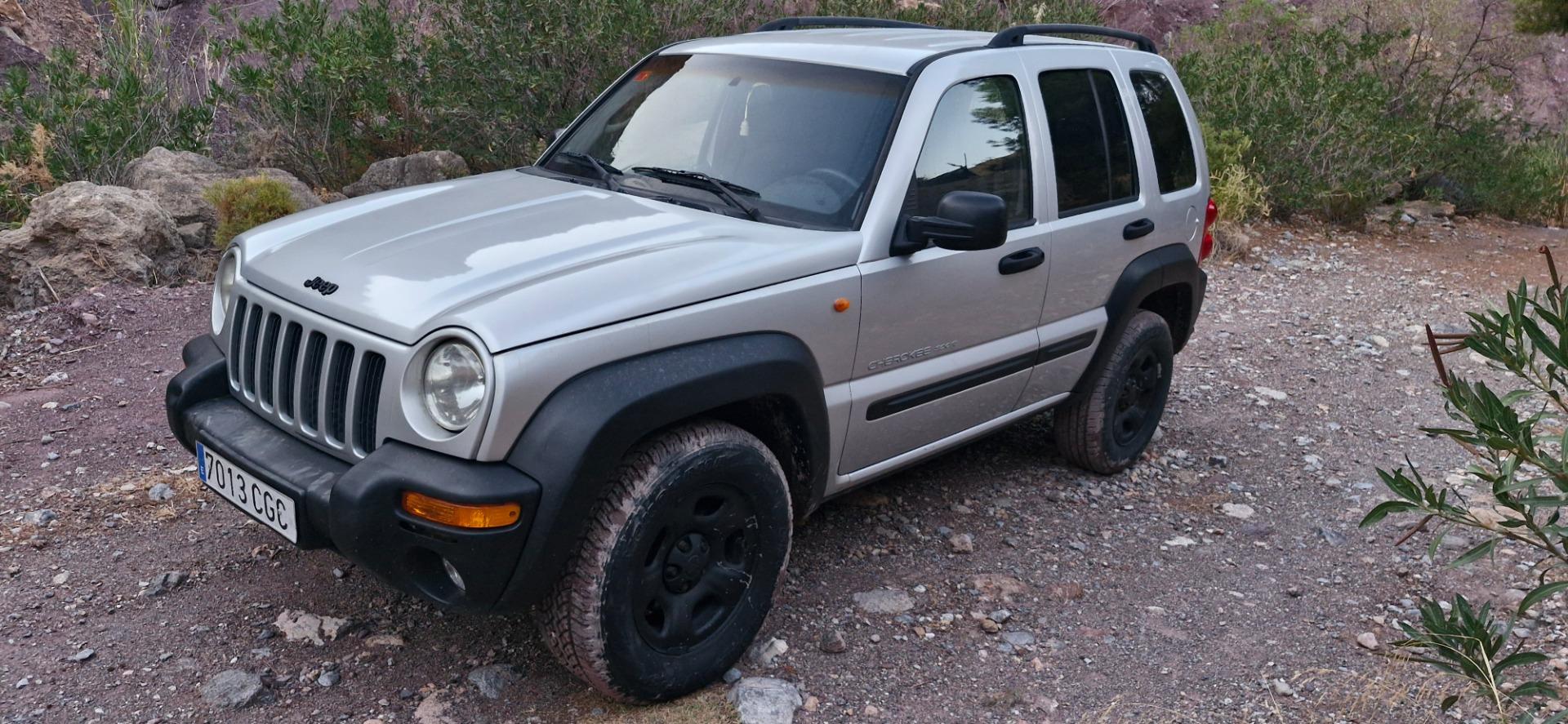 Foto 1 de Jeep Cherokee 2.3 sport.