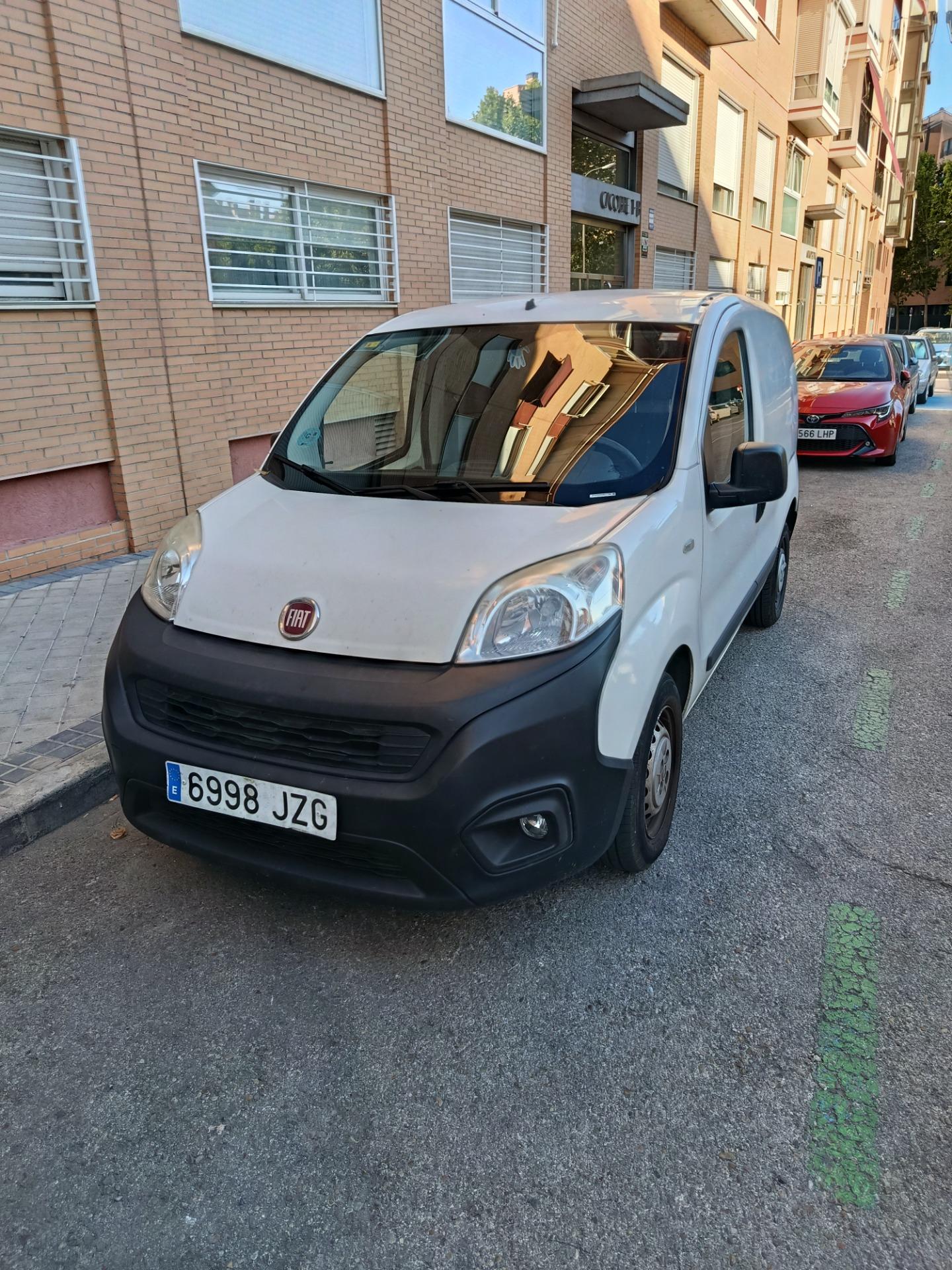 Foto de Cambio por furgoneta 5 plazas etiqueta C 