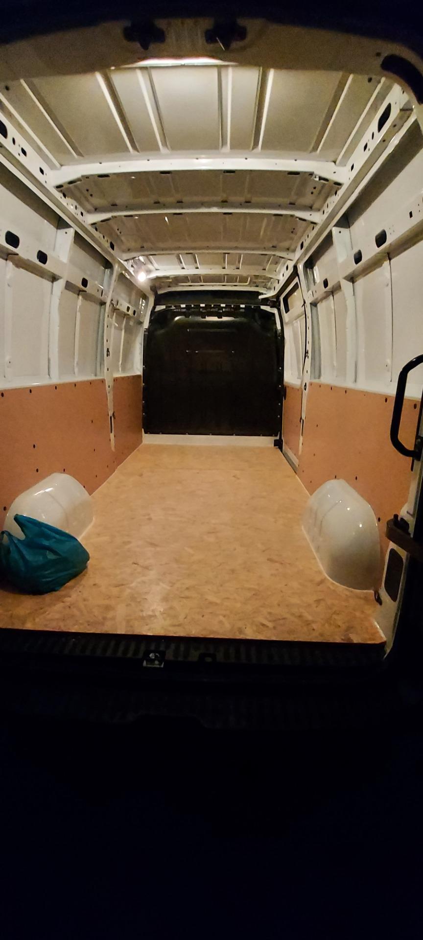 Foto 7 de Furgoneta nv 400 por coche