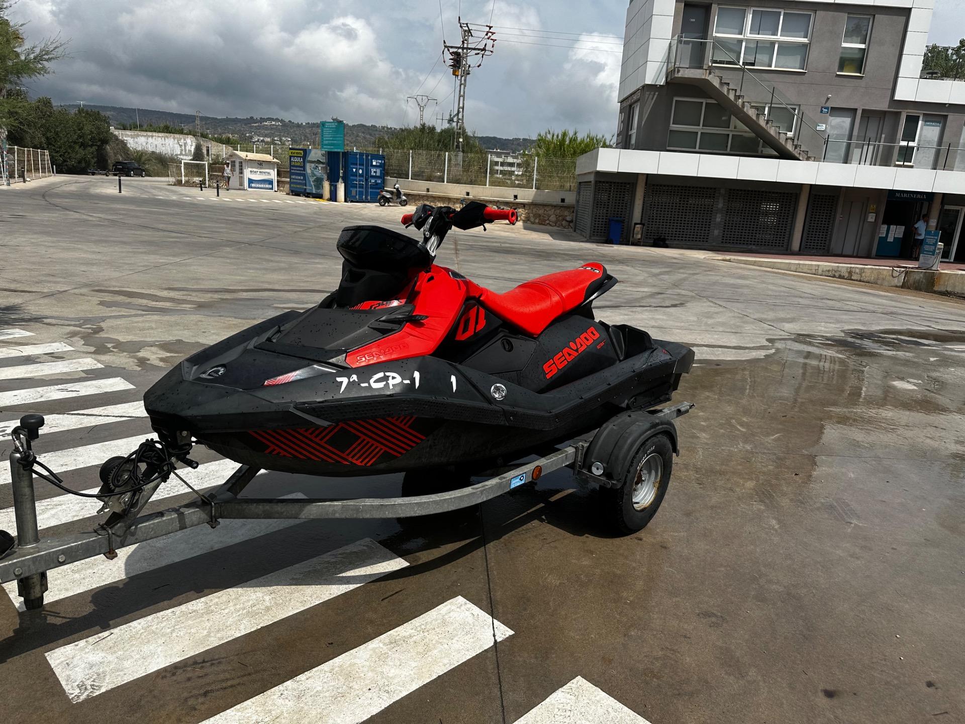 Foto 5 de Cambio moto de agua por coche 