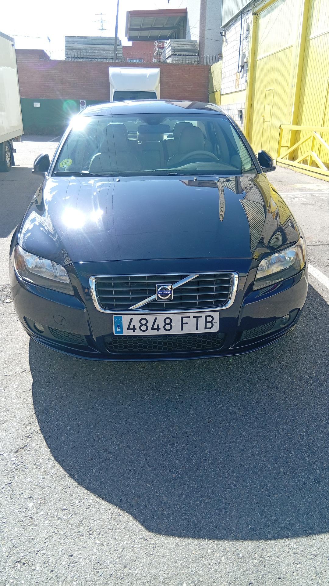 Foto 1 de Volvo S80 D5 (diésel) 185cv, año 2007 (etiqueta B), 215.000km, revisiones en Volvo, ITV Julio 2026