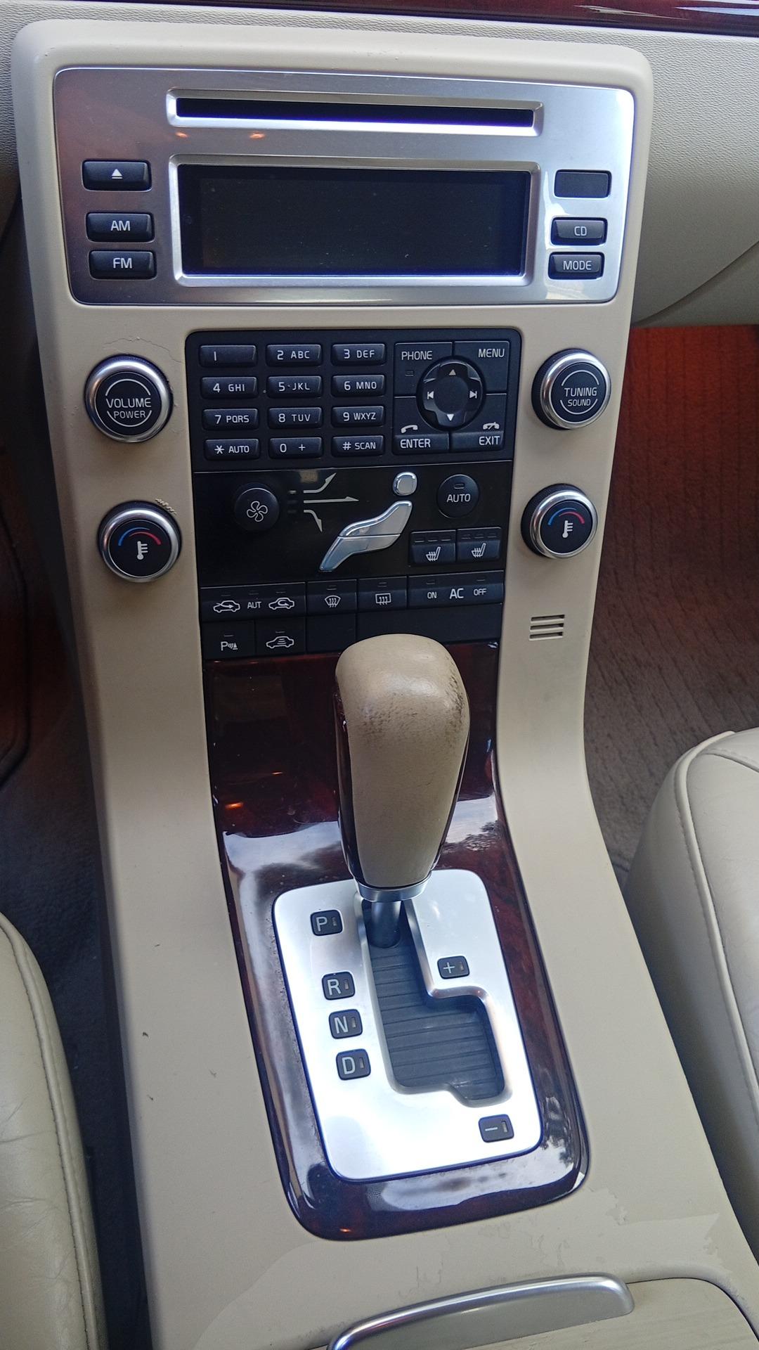 Foto 6 de Volvo S80 D5 (diésel) 185cv, año 2007 (etiqueta B), 215.000km, revisiones en Volvo, ITV Julio 2026