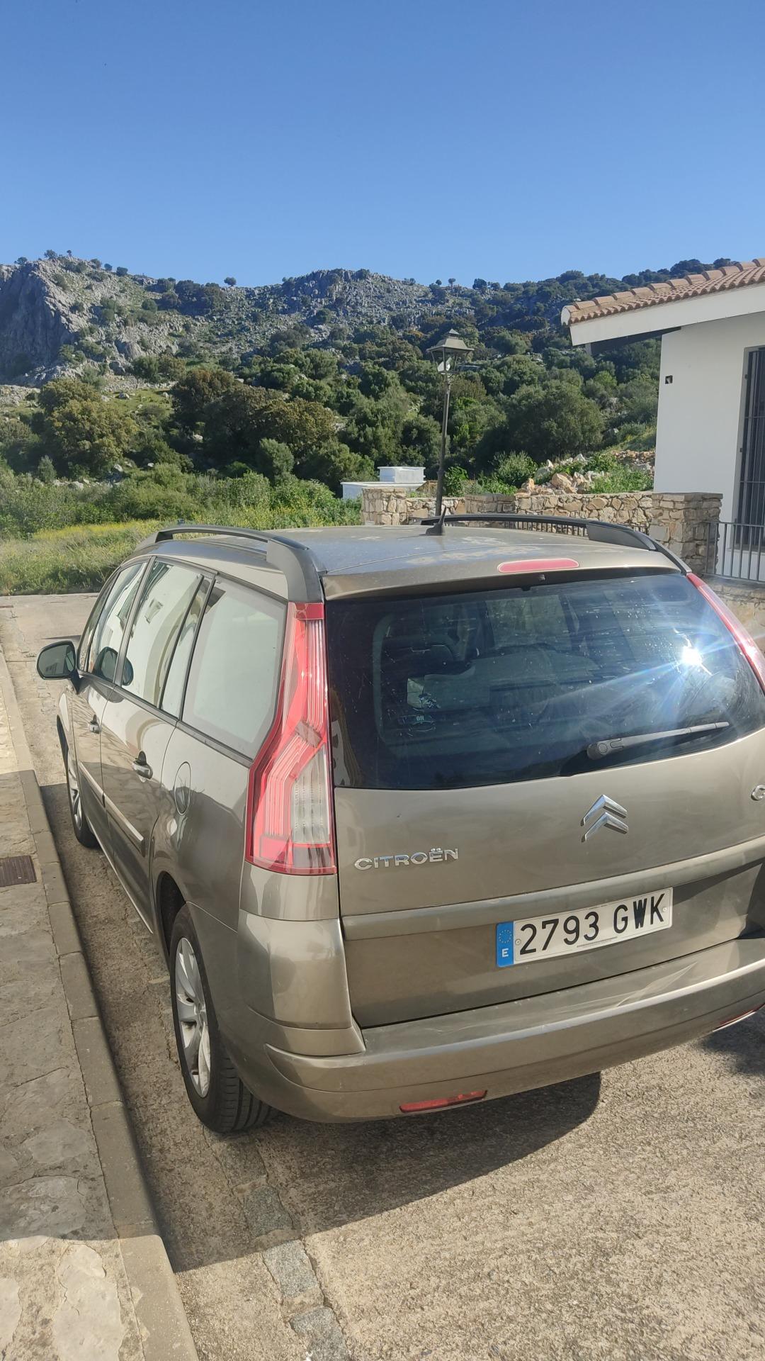 Foto 3 de Citroën C4 gran picaso 7 Plazas seminuevos impecable,sin golpes ni ralladuras por dentro prácticamen