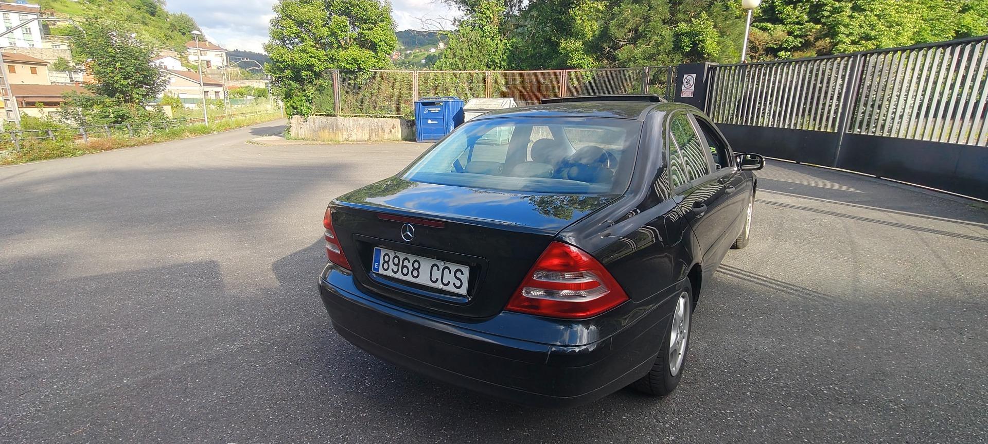 Foto 2 de Mercedes c180