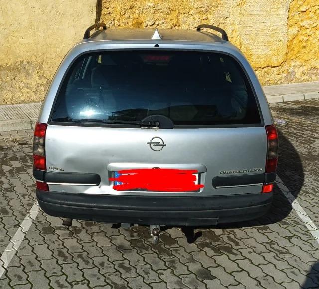 Foto 3 de Opel Omega B Caravan 94V 2.2 DTI