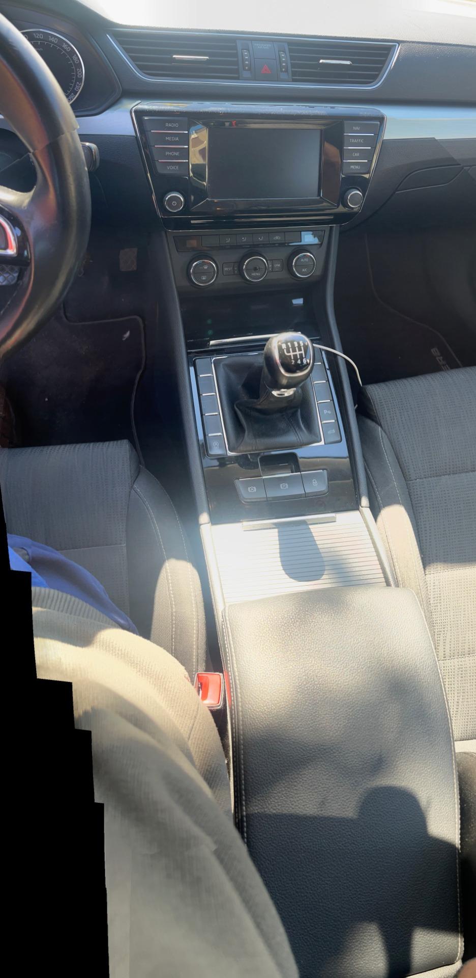 Foto 3 de SKODA SUPERB