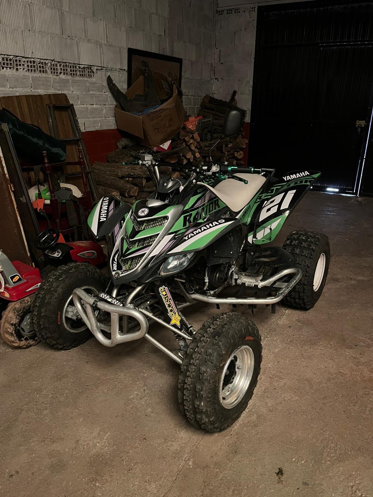 Foto 2 de Quad Yamaha raptor 660r