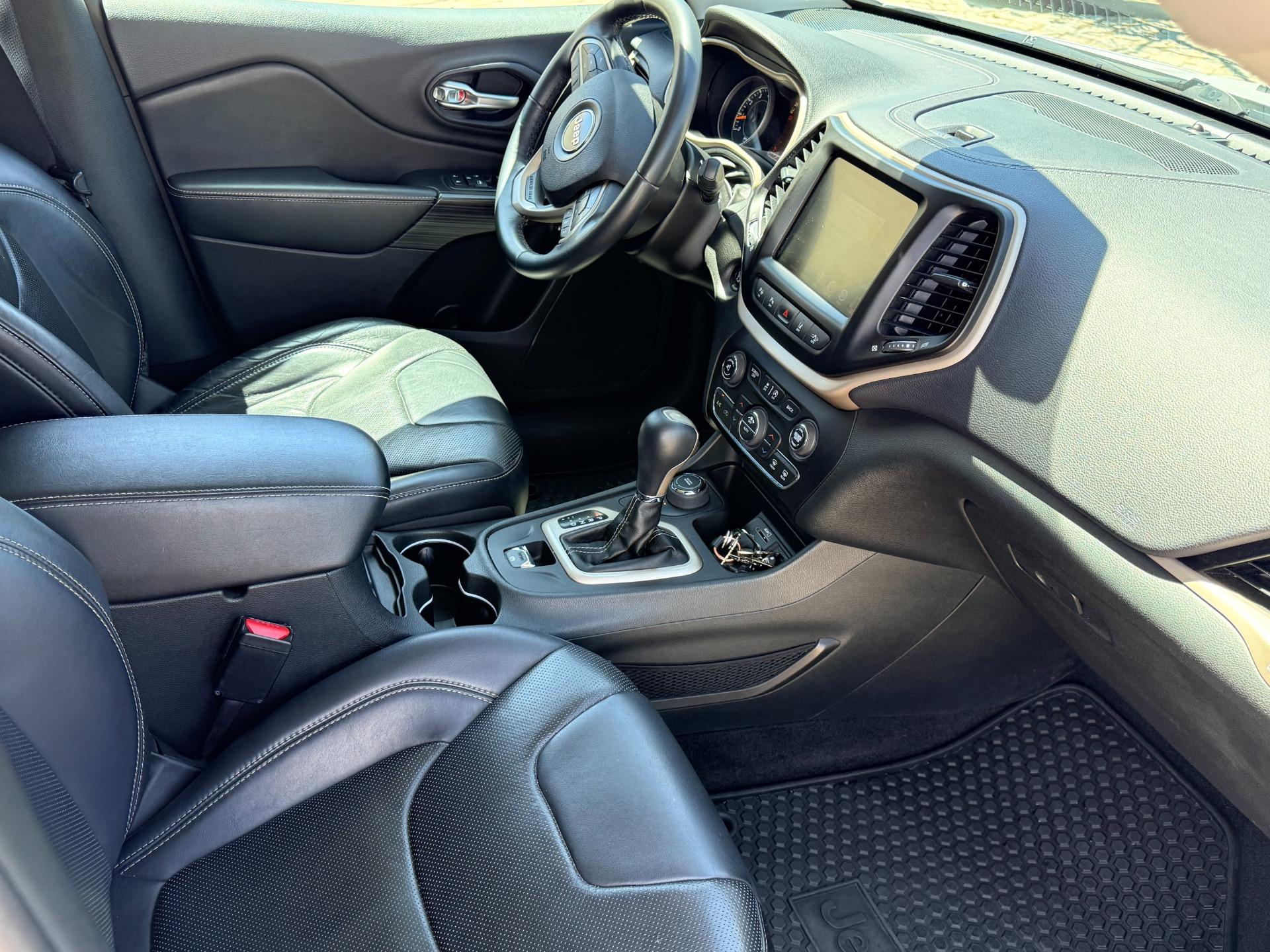 Foto 5 de jeep cherokee 3.2 2015