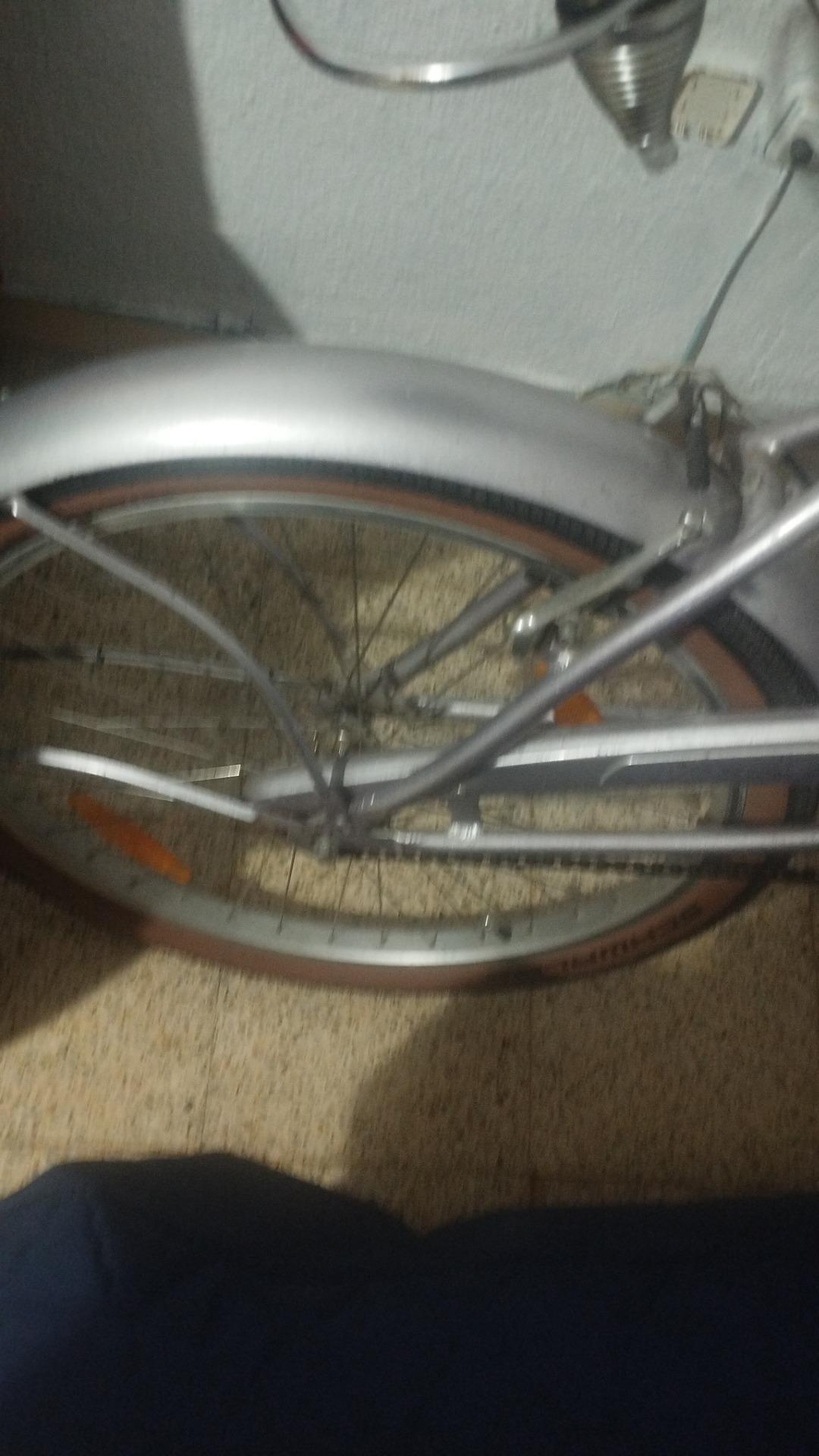 Foto 2 de Bicicleta clásica americana  con asiento de cuero y manecillas de cuero clásica de paseo