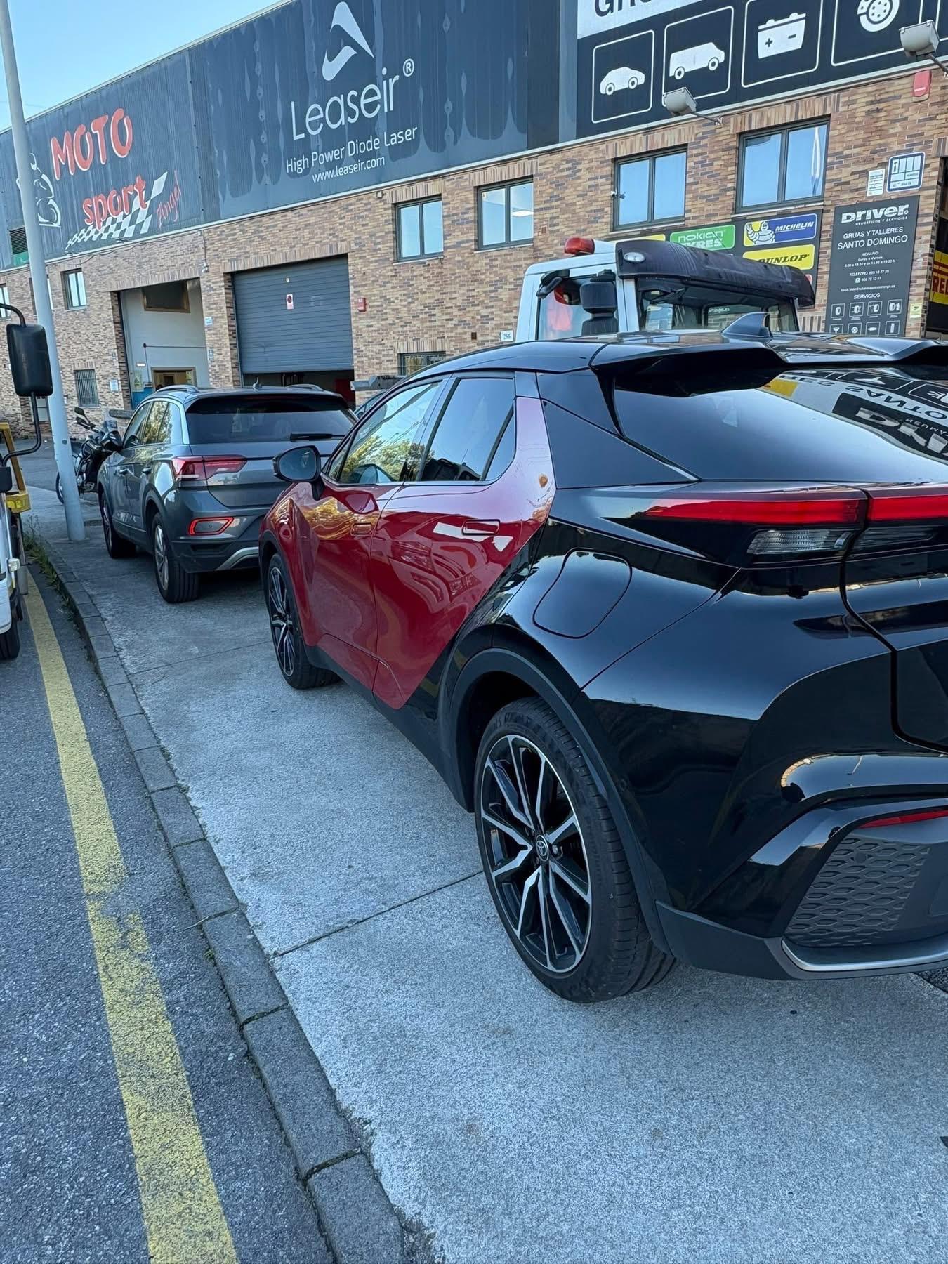 Foto 4 de Toyota chr premiere edition 2024 plug in