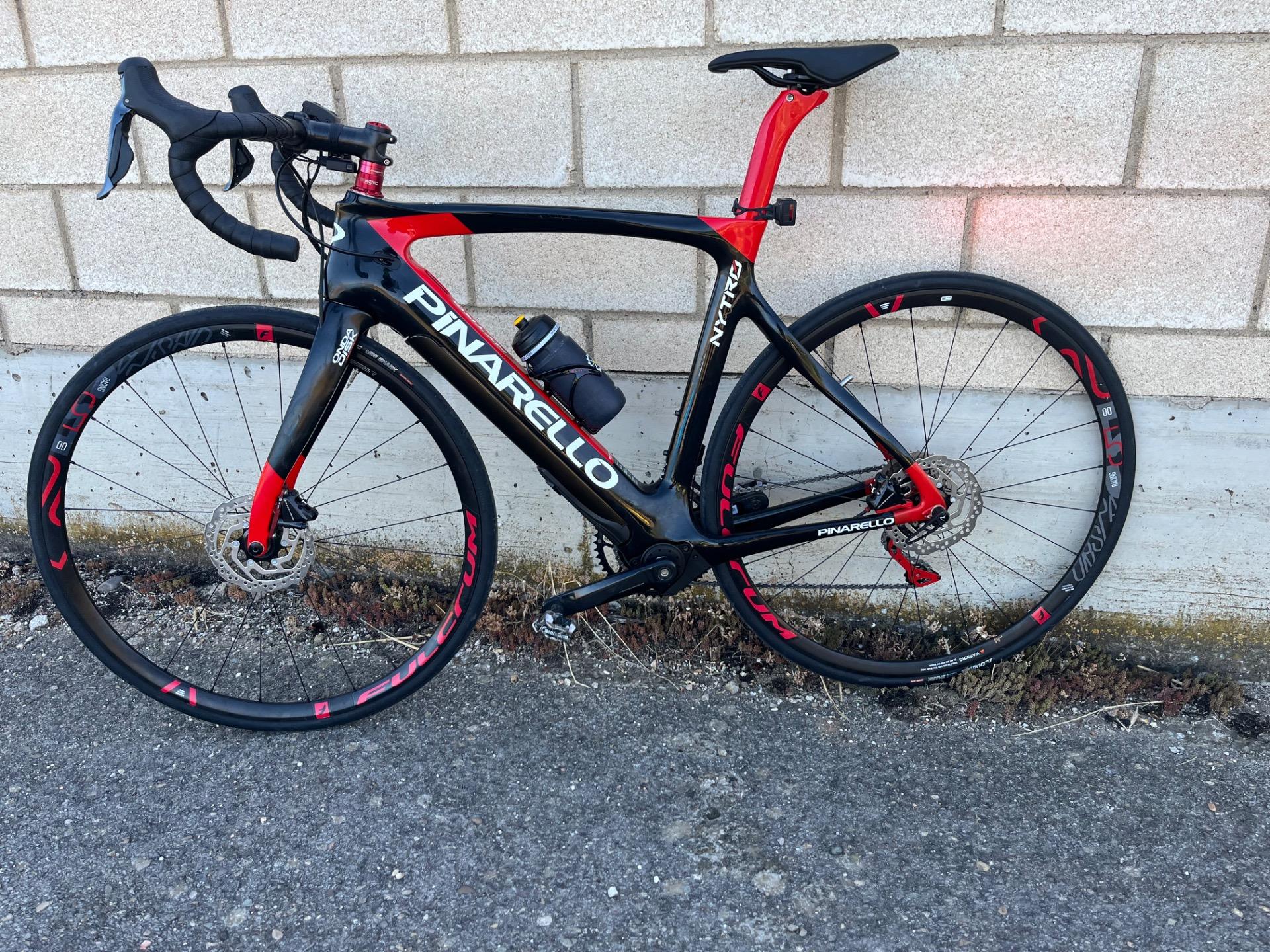 Foto de Bicicleta Pinarello nytro eléctrica 