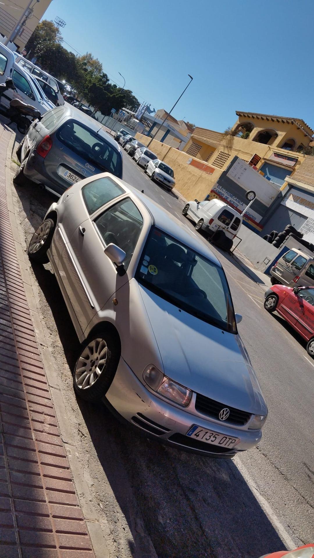 Foto 2 de Cambio polo 13000klms  muy biem cuidado  gasolina 1,4  todas las revisiones hechas  por ford focus ,