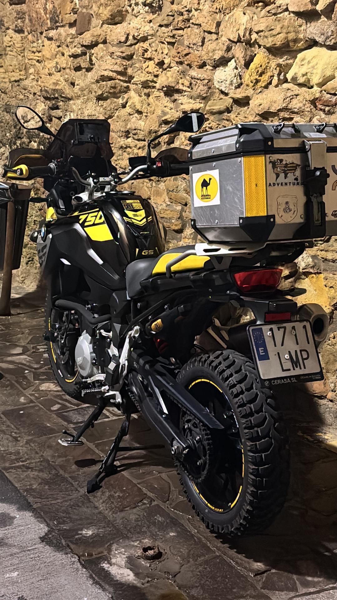 Foto 4 de BMW F750GS 2021 40 Aniversario