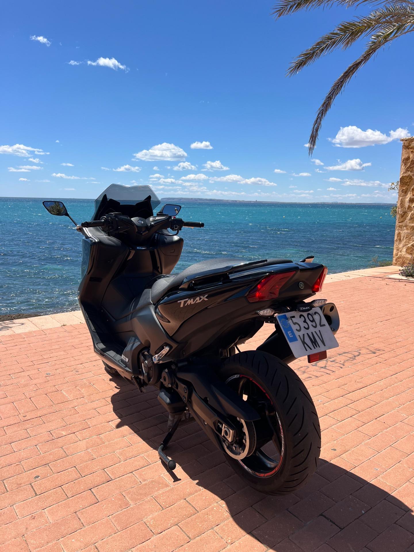Foto 2 de Yamaha T-Max 530sx del 2018 34 mil km 
