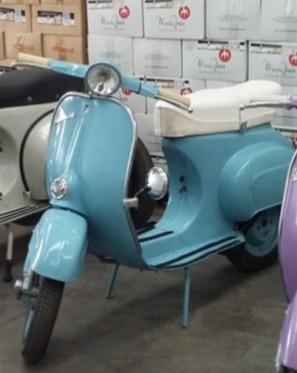 Foto 4 de Colección de vespas por furgoneta Camper 