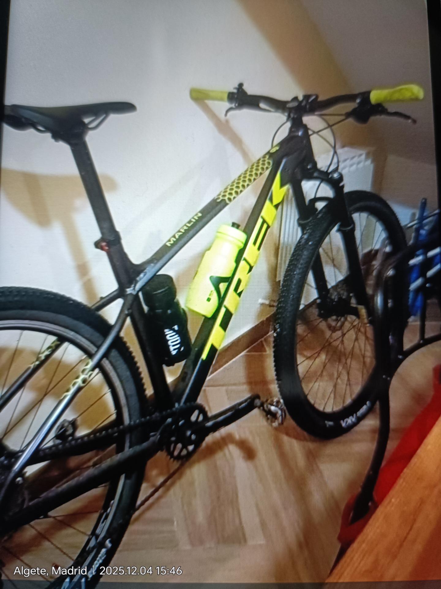Foto de Bicicleta MTB y PATINETEE