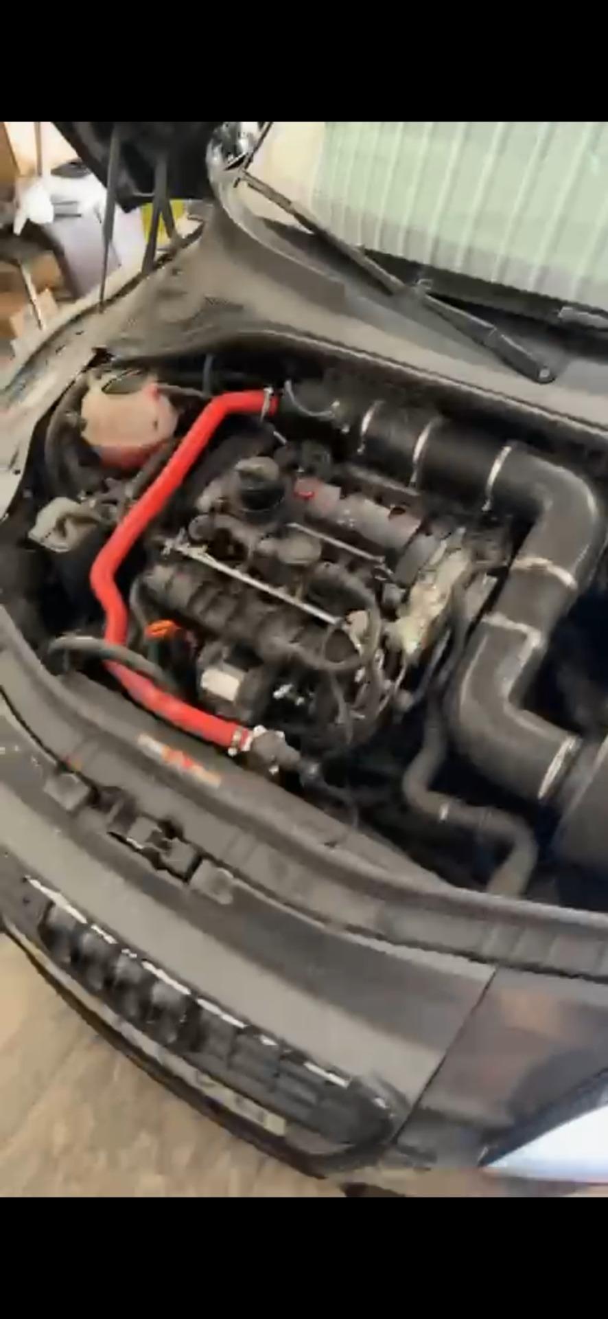 Foto de Audi TT 2.0 tfsi S-line whatsapp 622 37 85 17 o moto  de mi interés ajustando diferencias a mi favor