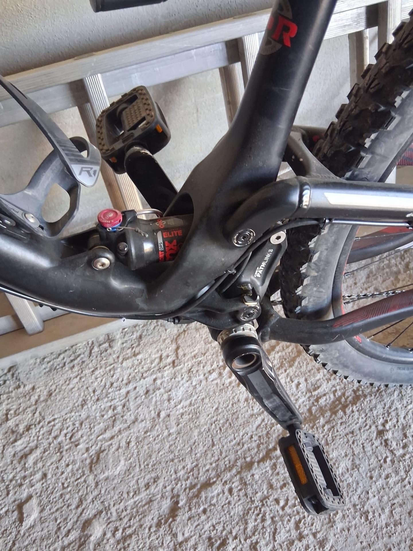 Foto 2 de Cambio  bicicleta gt de montaña full carbono  