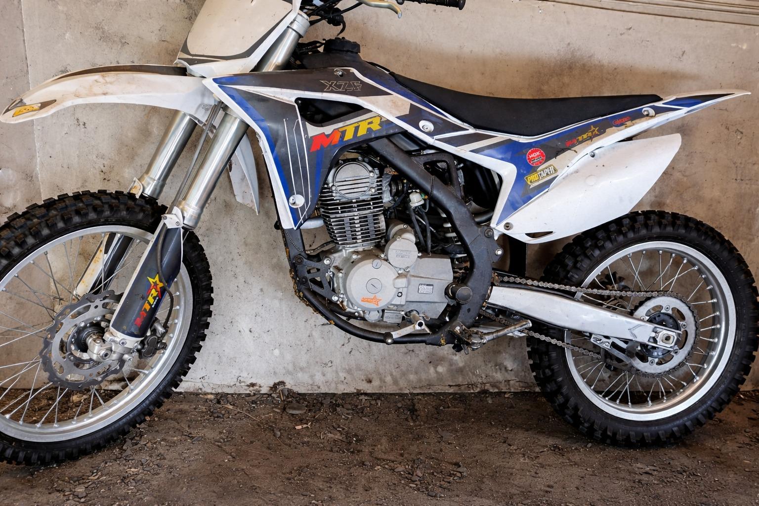 Foto de 🏍️ Malcor XZF 250cc 4T 2022 