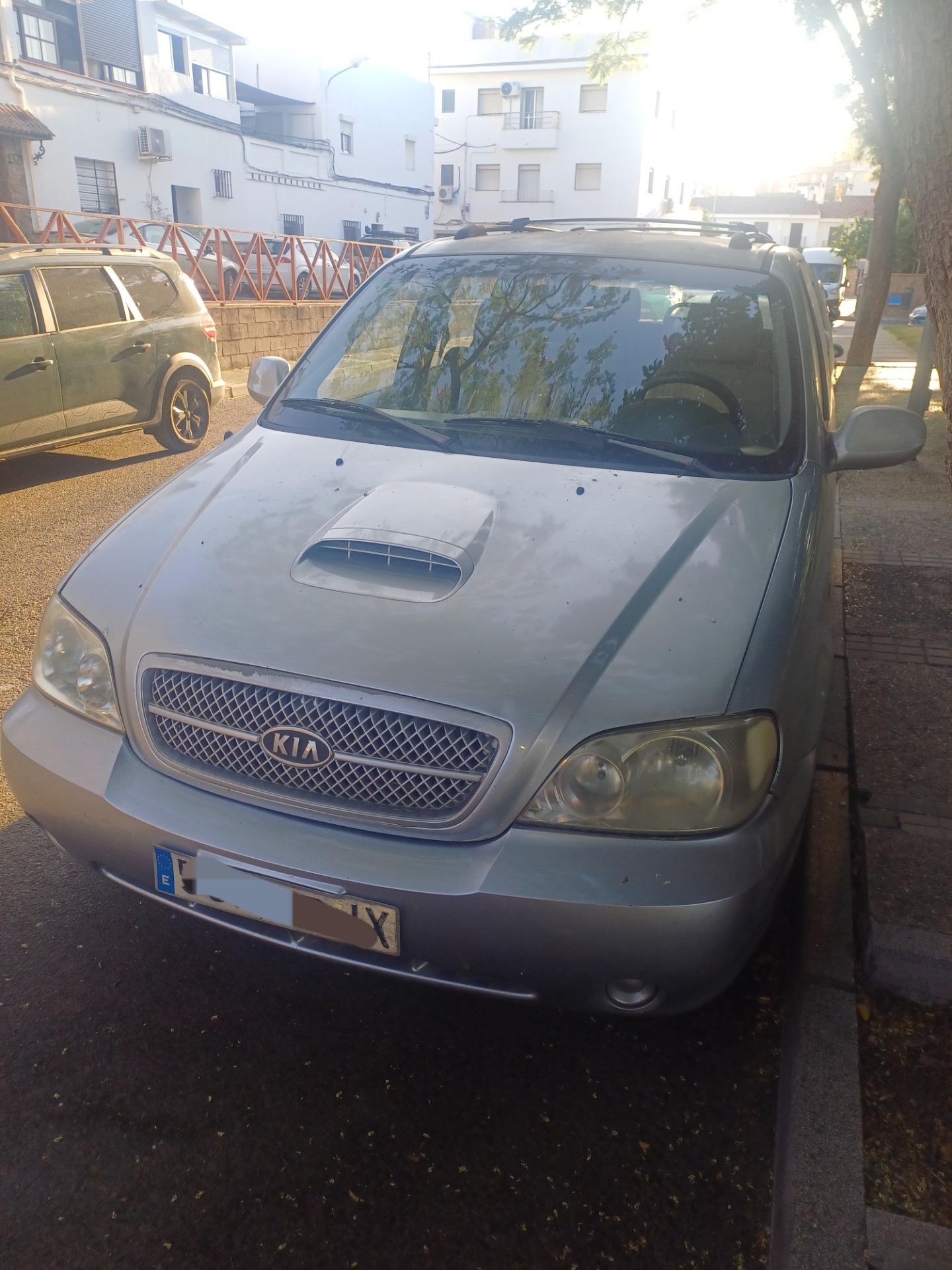 Foto 2 de Kia Carnival 2.9 LX 7 plazas 